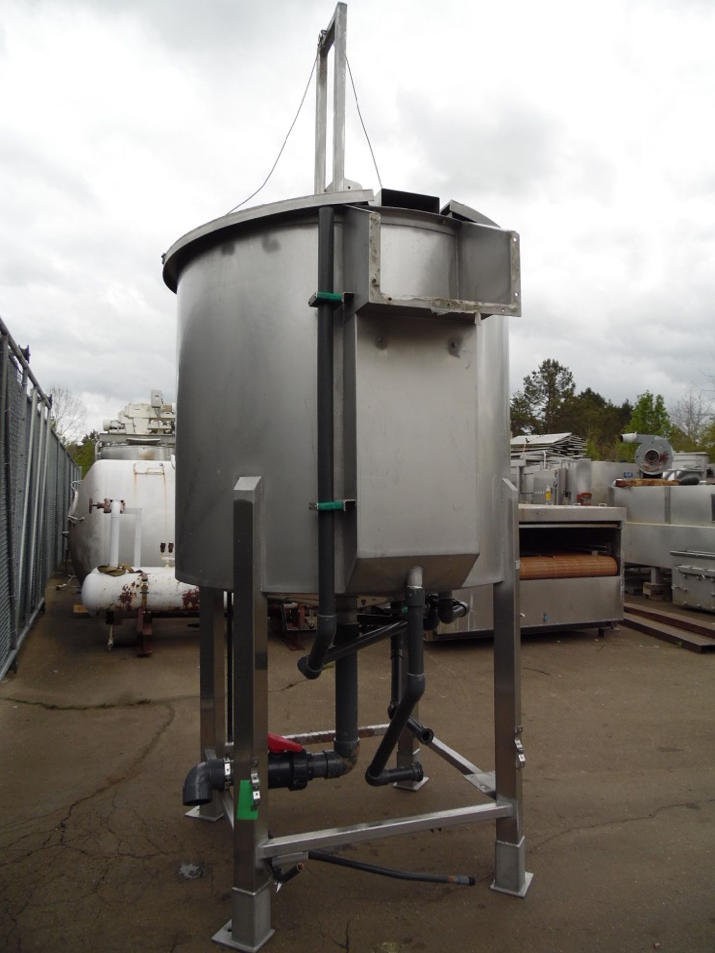 1,000 Gallon Top Agitated Mixing Tank | Load Fee: $250 - Image 2 of 2