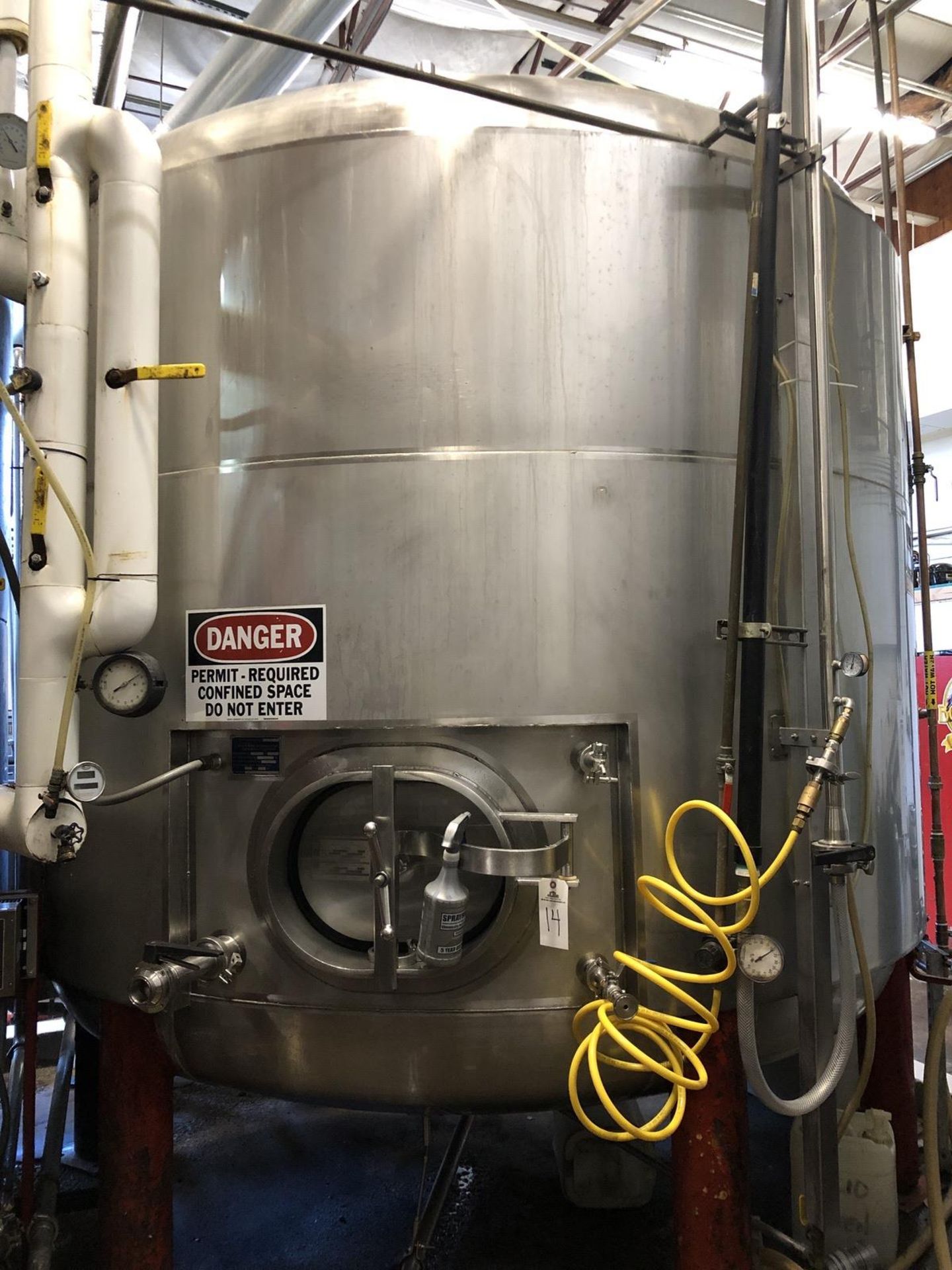 Santa Rosa 100 BBL Brite Tank, Dish Bottom, Dome Top, Glycol Jacketed, Stainless St | Rig Fee: $1750 - Image 2 of 8