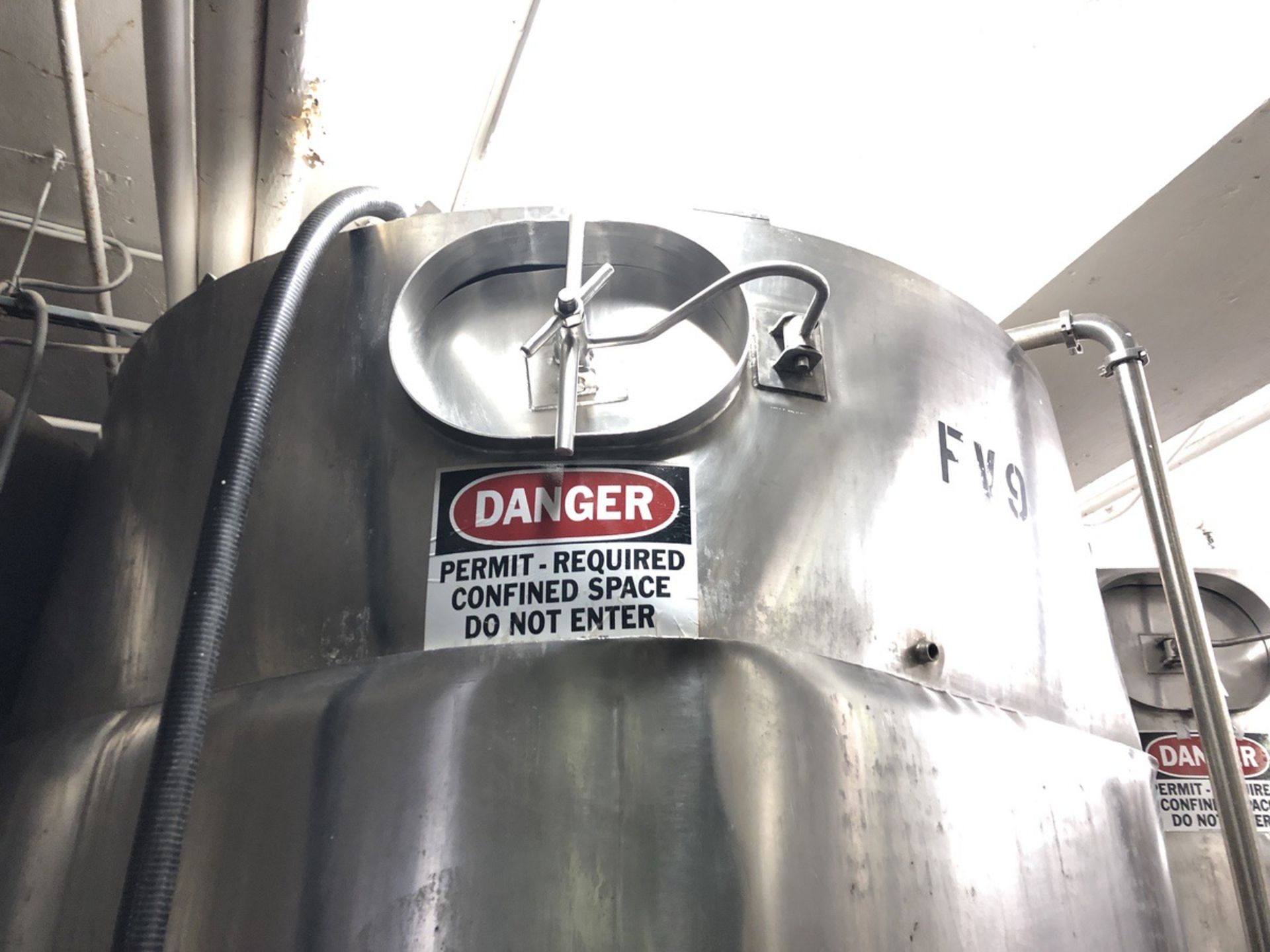 50 BBL Stainless Steel Tank, Damaged Jacket, Approx Dims: 7ft OD x 125in OAH | Rig Fee: $500 - Image 3 of 3