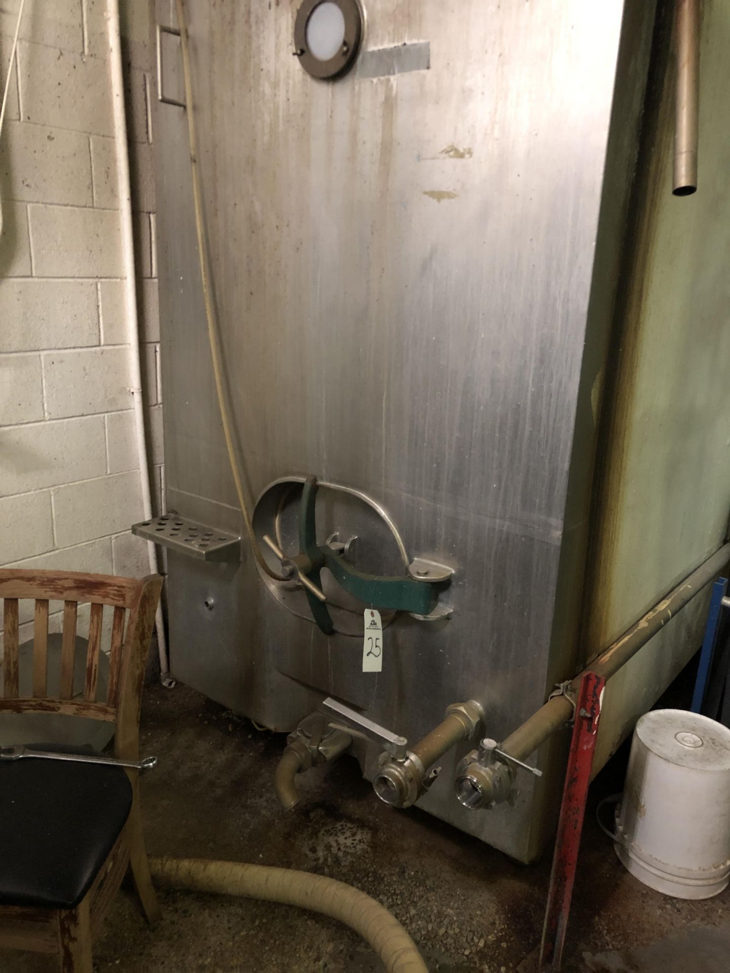 Horizontal Tank, Stainless Steel Interior, Approx Dims: 8ft OAH x 10ft OAL x 49in O | Rig Fee: $1000 - Image 2 of 3