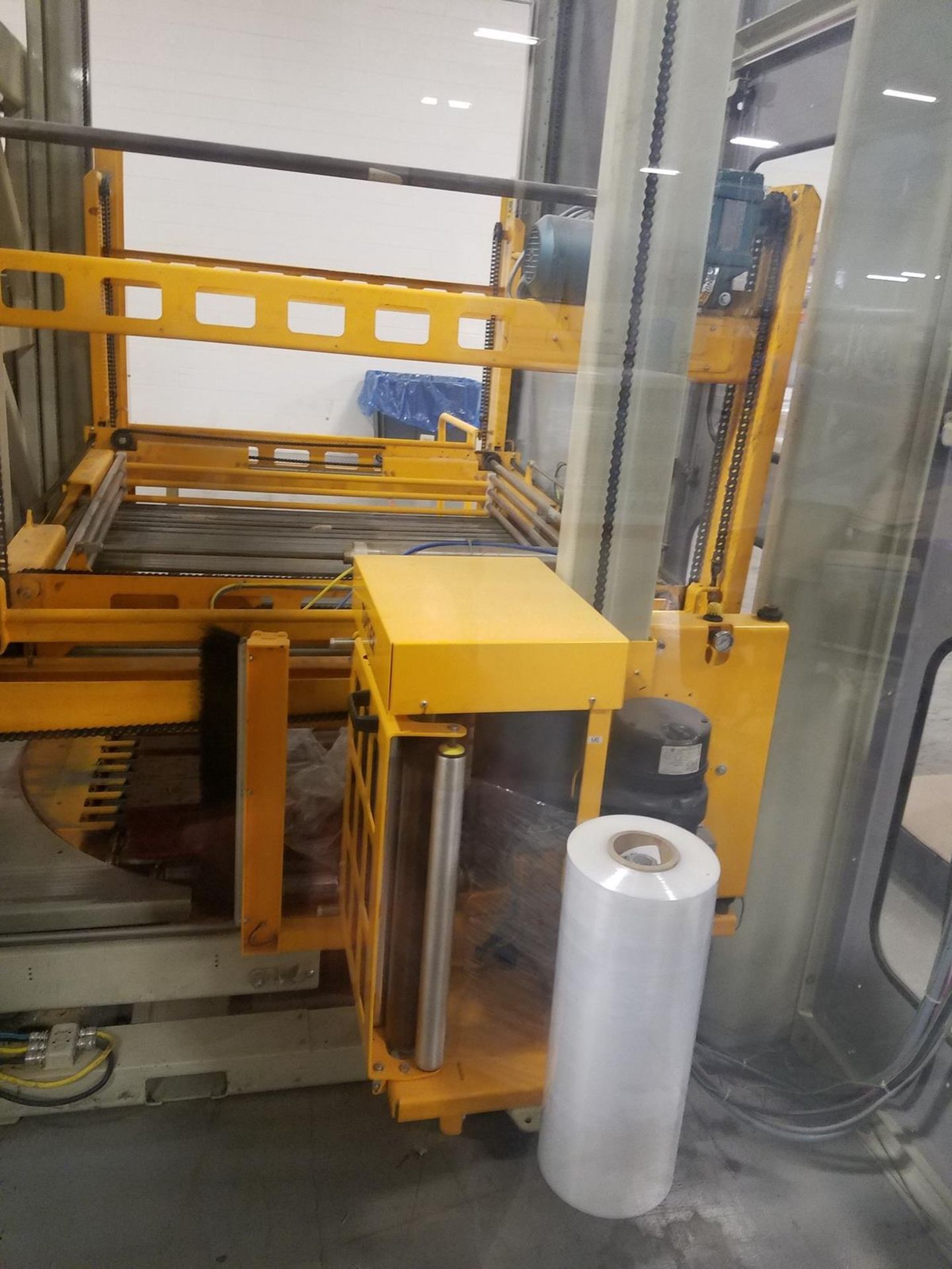 2009 Top Tier Robotic Palletizer, M# 460VRTS10/SW/RI/3SP,PDC/CP, S/N 091030-L, W/ Fanuc System R-30I - Image 9 of 12