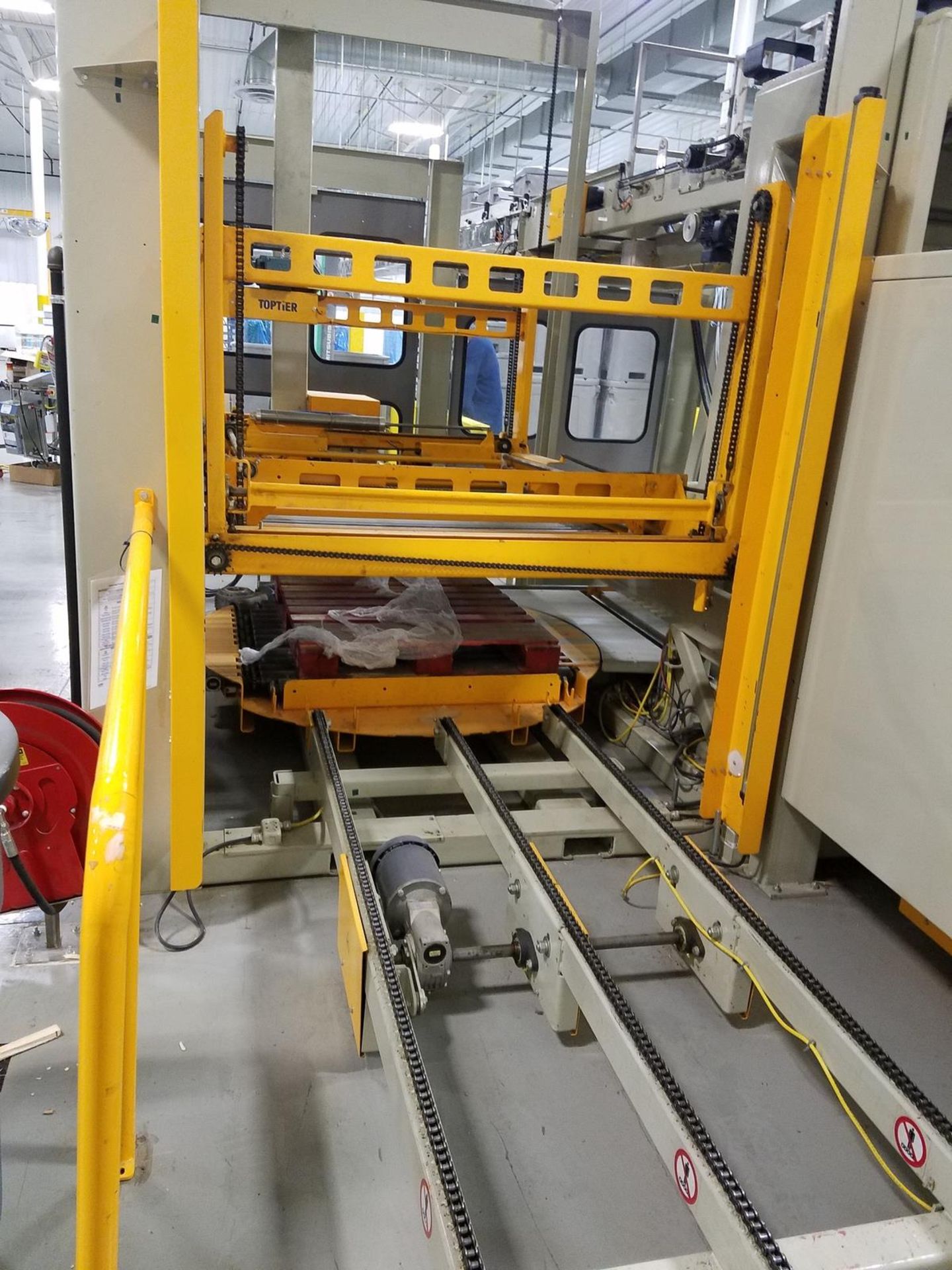 2009 Top Tier Robotic Palletizer, M# 460VRTS10/SW/RI/3SP,PDC/CP, S/N 091030-L, W/ Fanuc System R-30I - Image 4 of 12