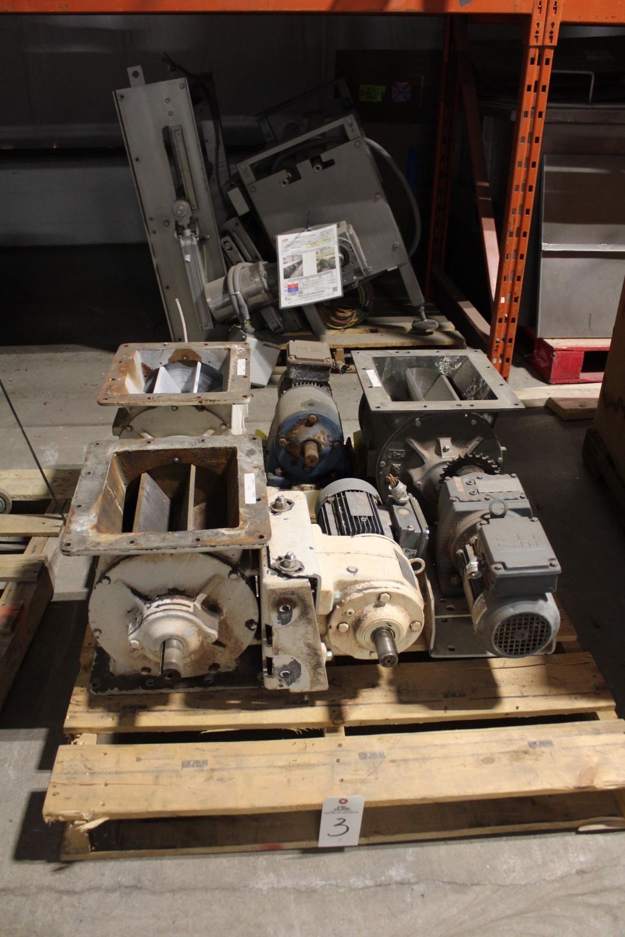 Pallet Lot Rotary Blowers