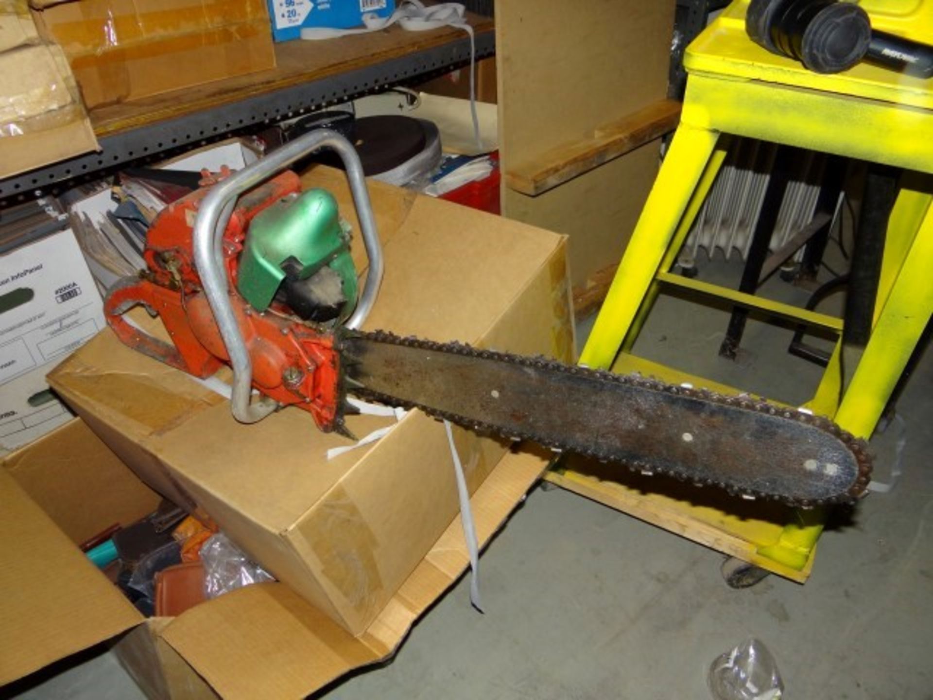 Homelite 17 Chainsaw