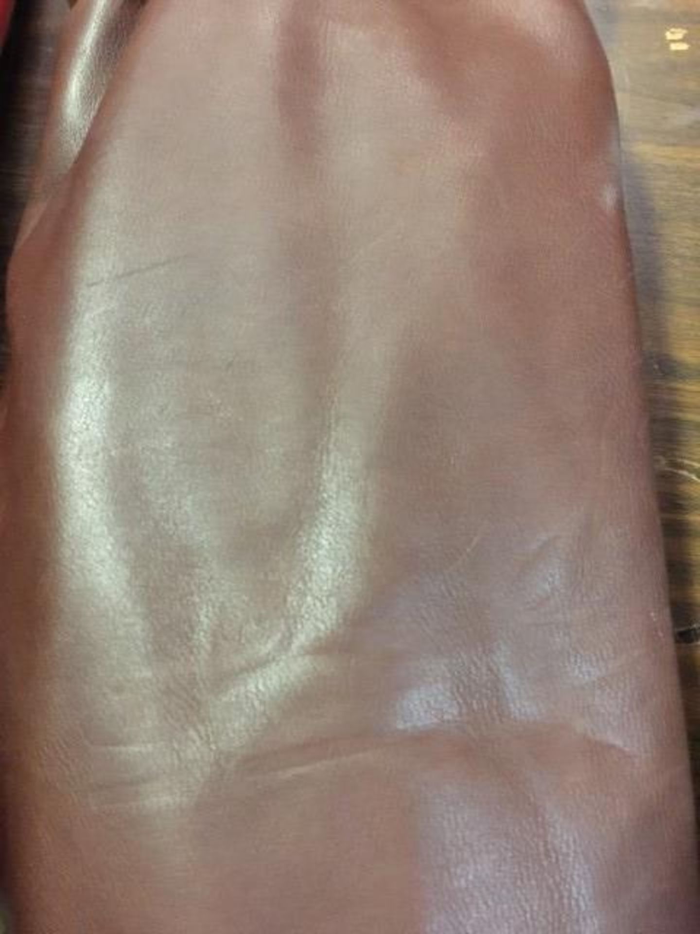 (94) Sq. Ft., 3 Oz. Brown Fine Hair Cell. Brown Back. 90% Leather Sides