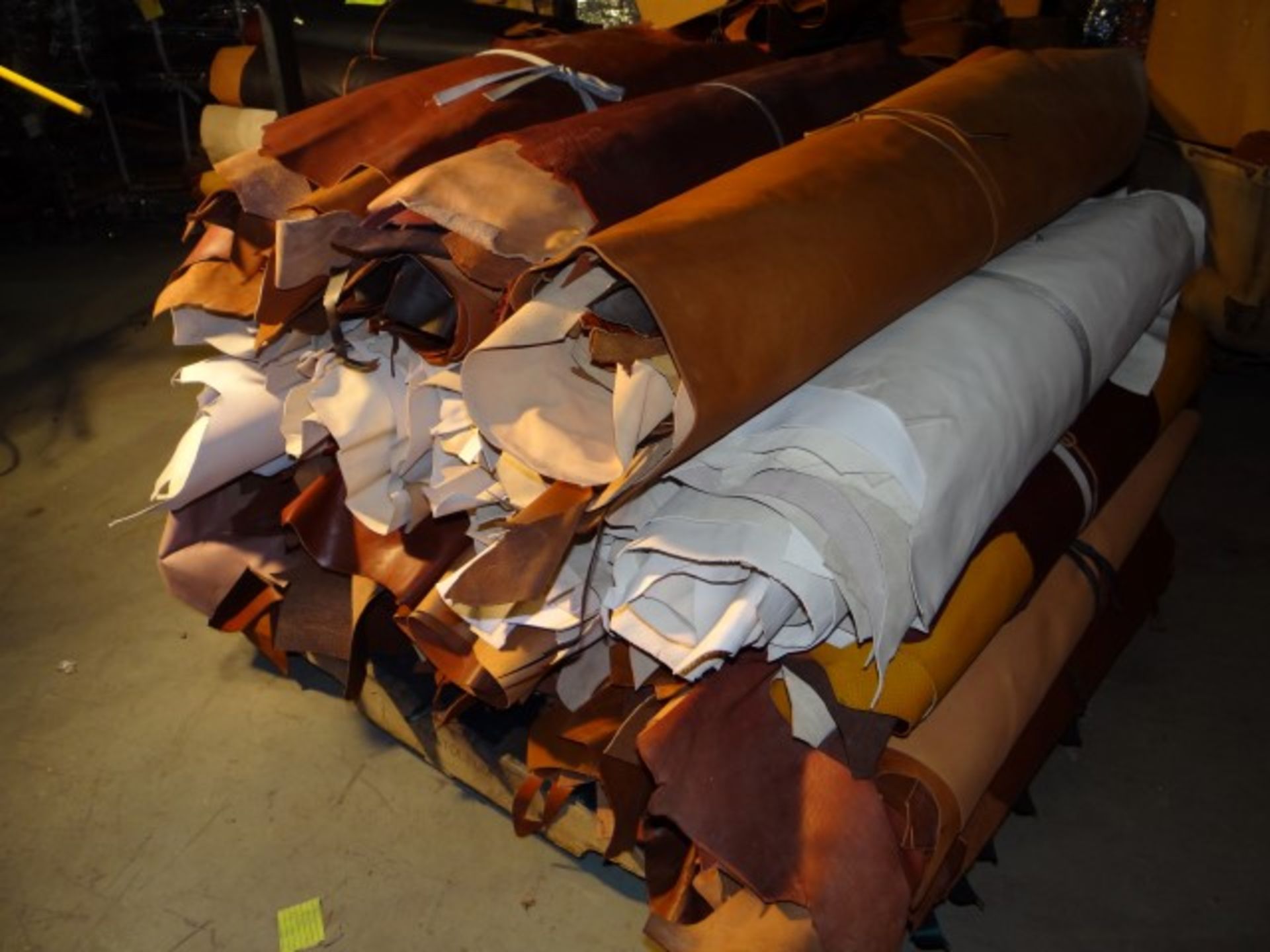 (600) Pounds of Leather. Assorted Colors and Thicknesses. Each Piece is at least 10 Sq.Ft. - Image 4 of 4