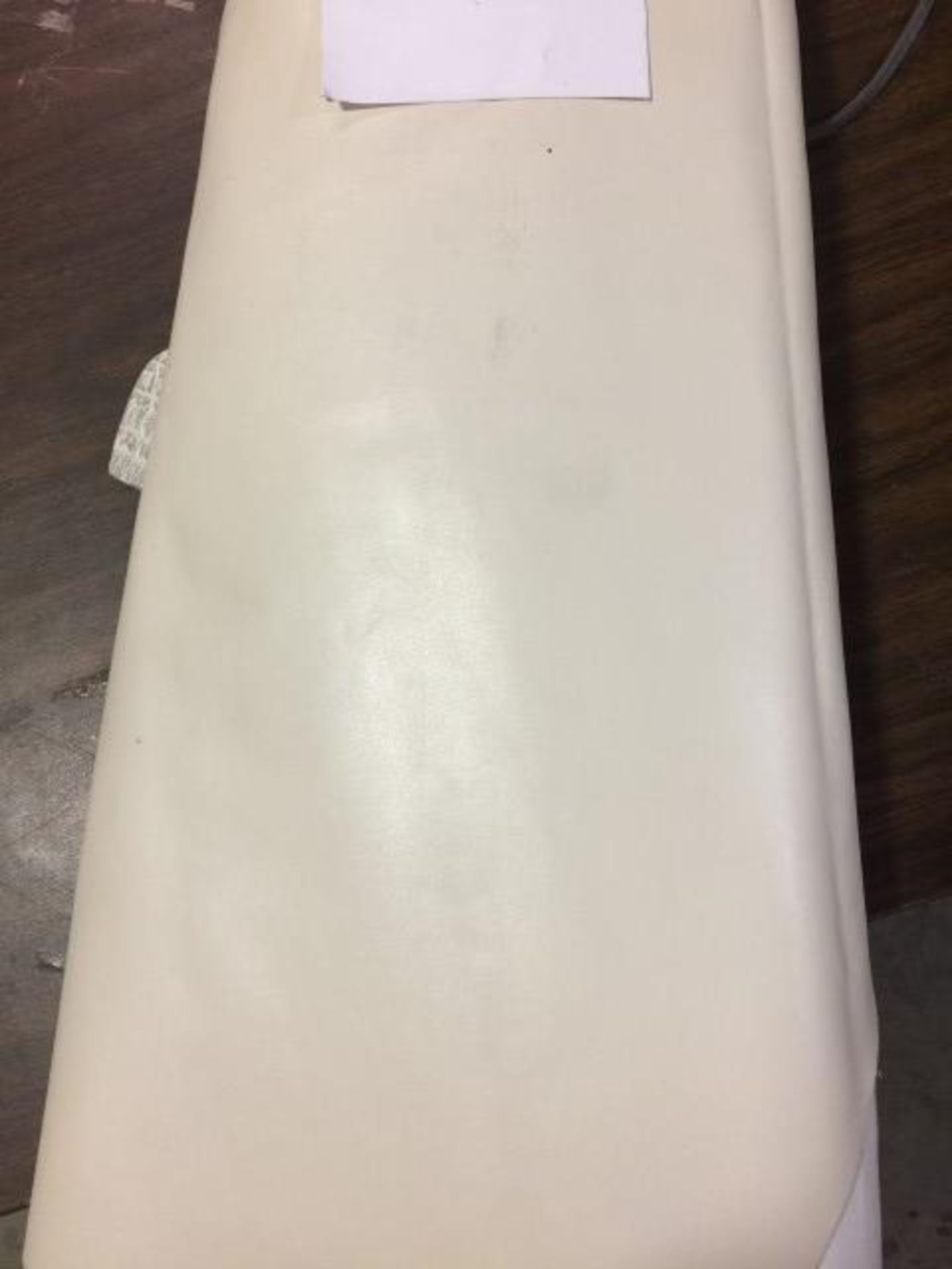 (71) Sq. Ft., 3.5 Oz. White Fine Hair Cell. Low Shine Leather Sides