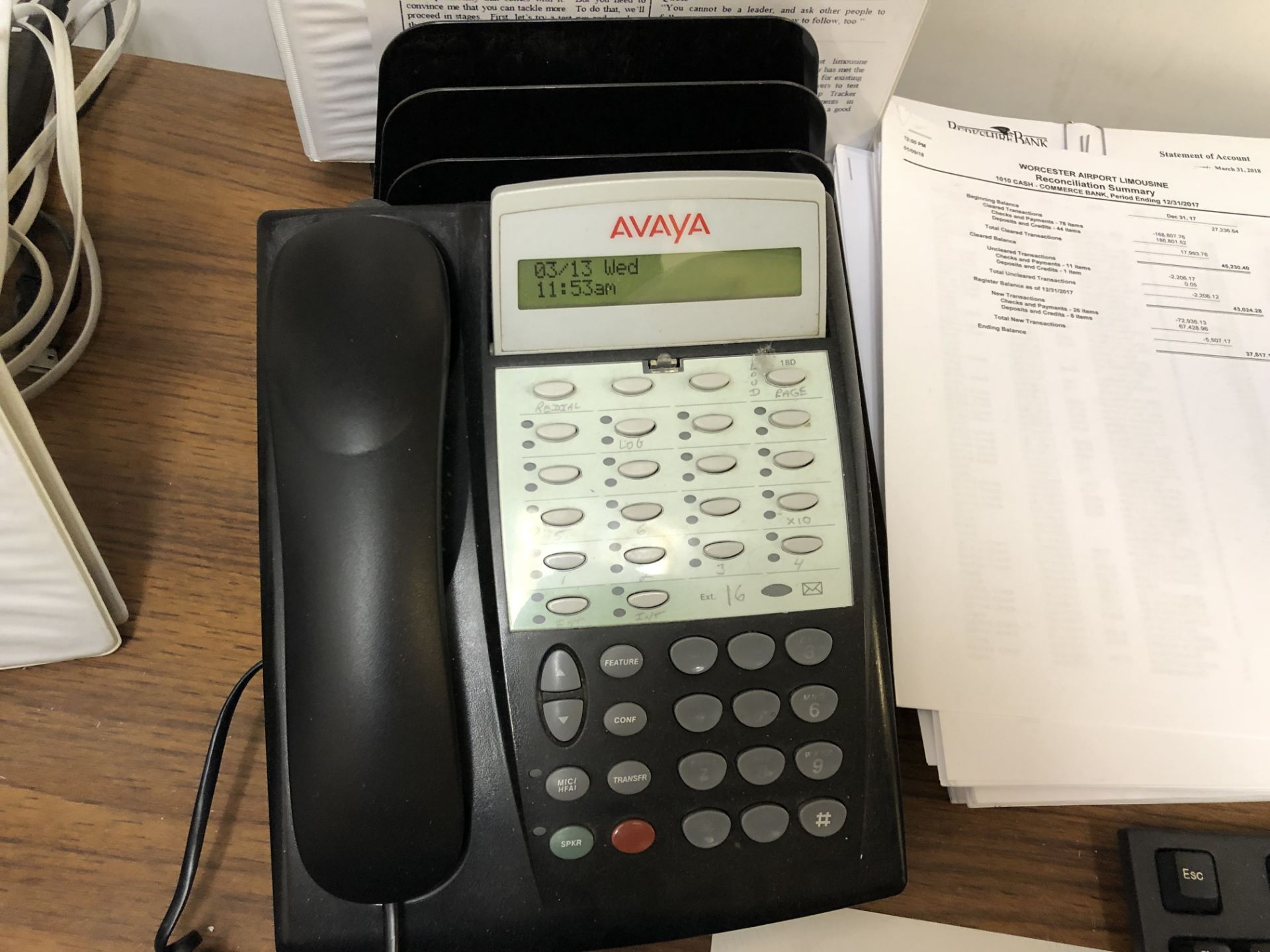 (Lot) Avaya Phone System w/ 8 Hand Sets