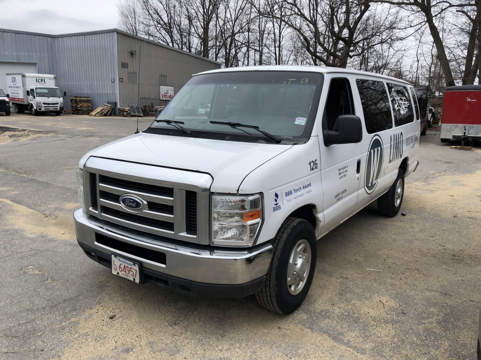 2012 Ford E-350 15 Passenger Van, 5.4L V8 Automatic RWD, Front & Rear A/C, Odom: 665,819, V/N: