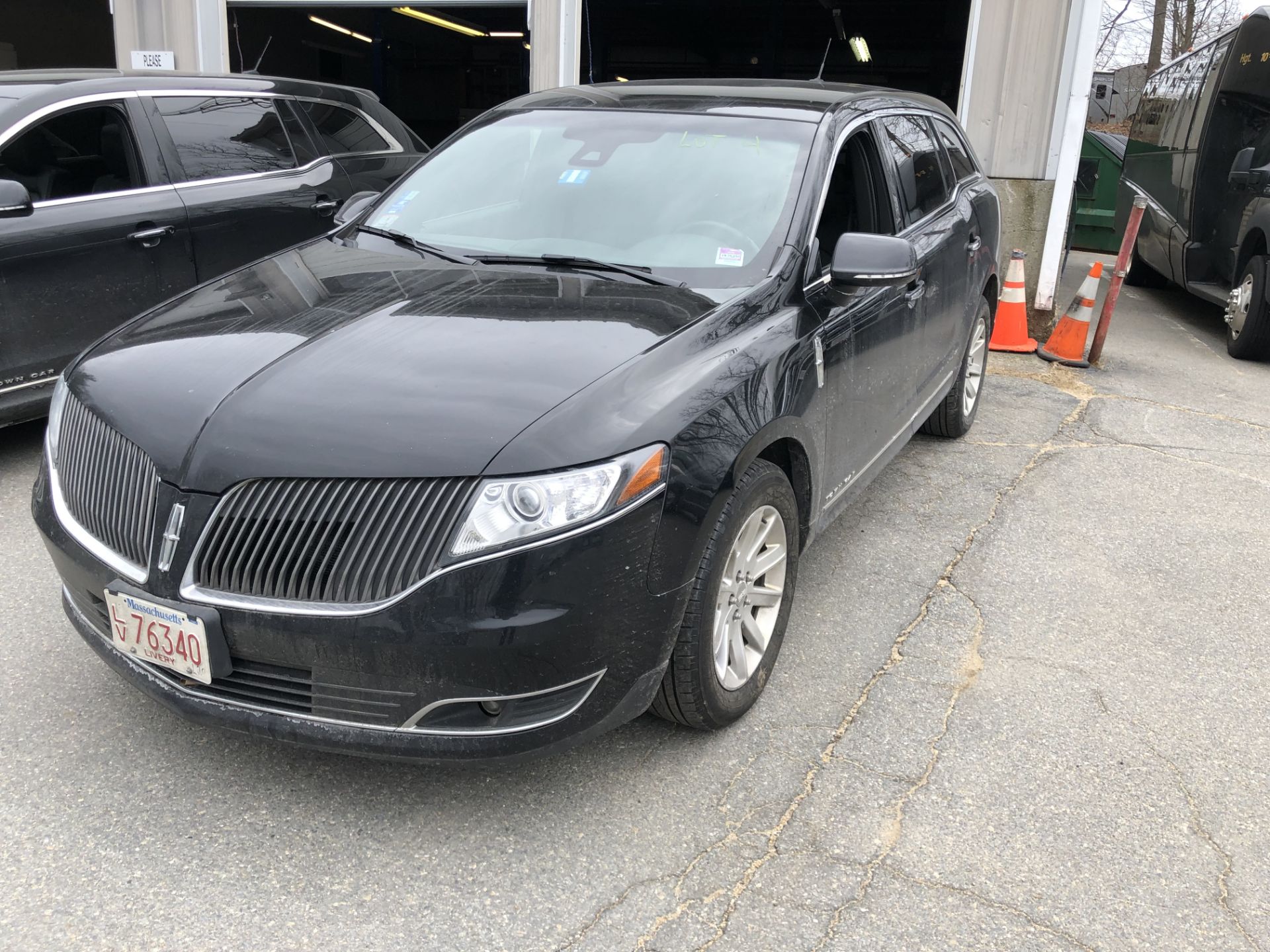 2016 Lincoln MKT Town Car AWD, Odom: 170,672 Livery Package, Leather, Nav. Glass Roof, 3.7 v6 - Image 2 of 4