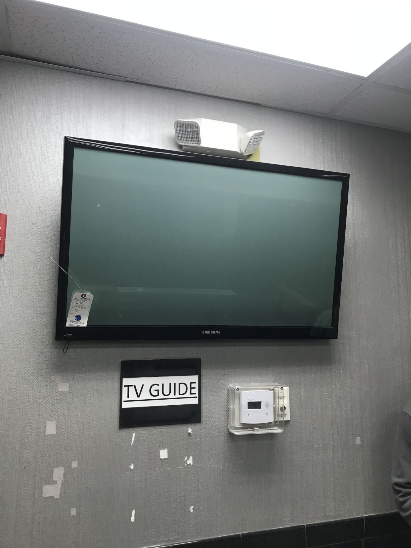 (2) Samsung Flat Screen TV's In Mens & Womens Locker Rooms