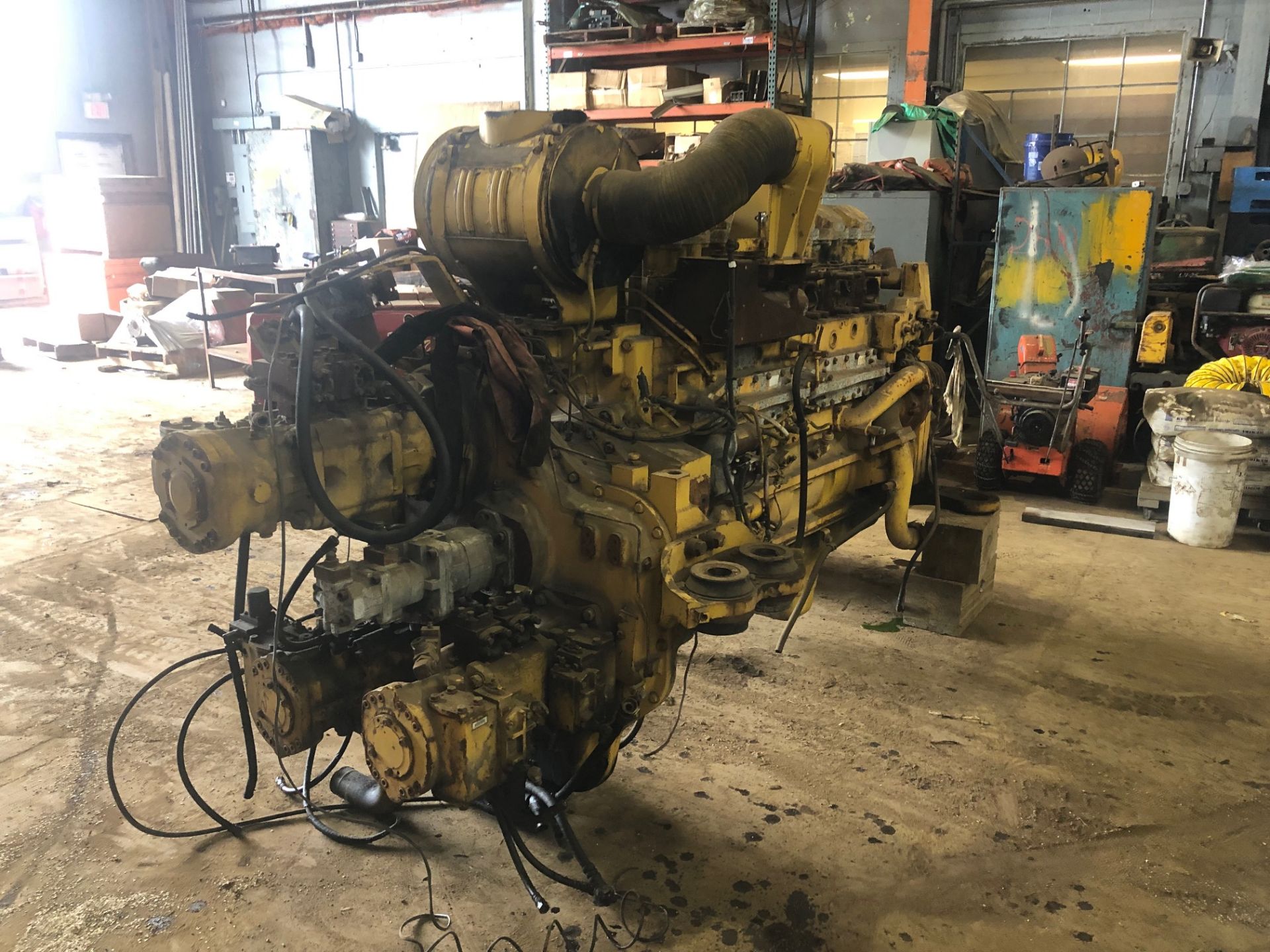 Komatsu PC 1250 Engine with pumps and gearbox