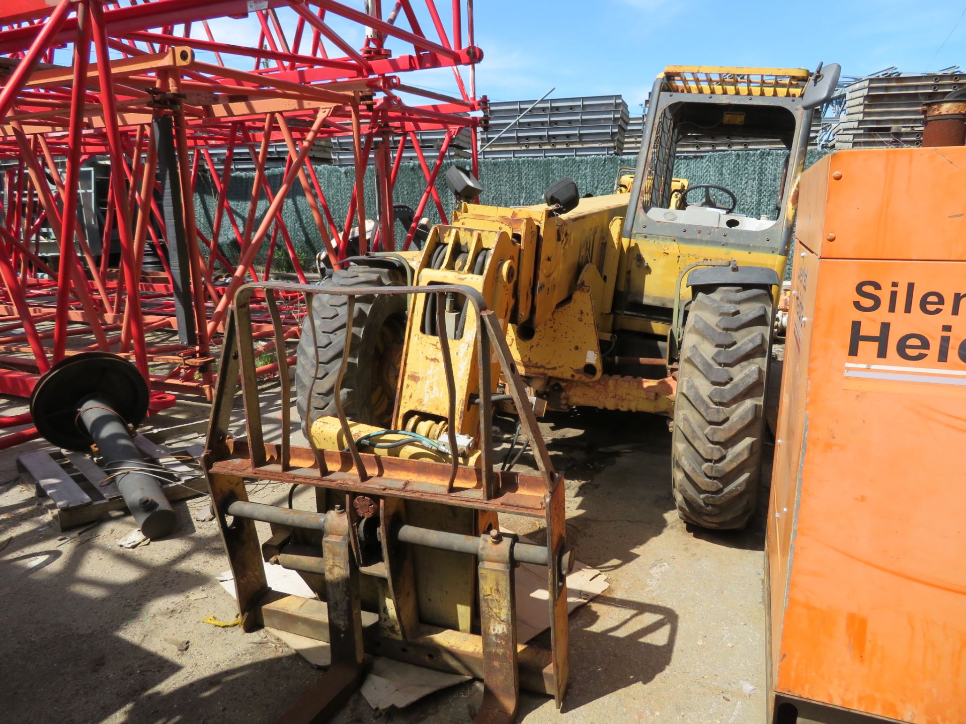 Cat #TH83 Telescopic Fork Lift w/Rubber Tires, 4 x 4, Forks, Pin#: 3RN00345, Hrs: 7,687 (FOR PARTS