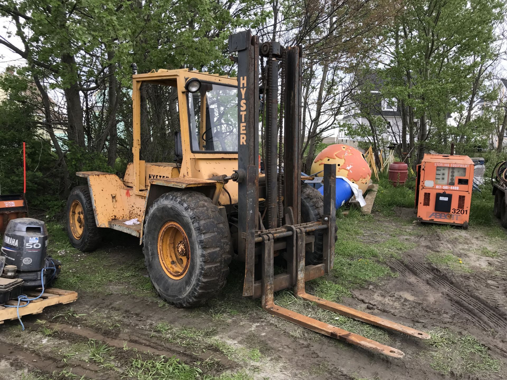 Hyster Diesel 4x4 15,000 LB Rubber Tired Forklift w/FORKS, Hrs: 1911 -- MACHINE RUNS AND WORKS