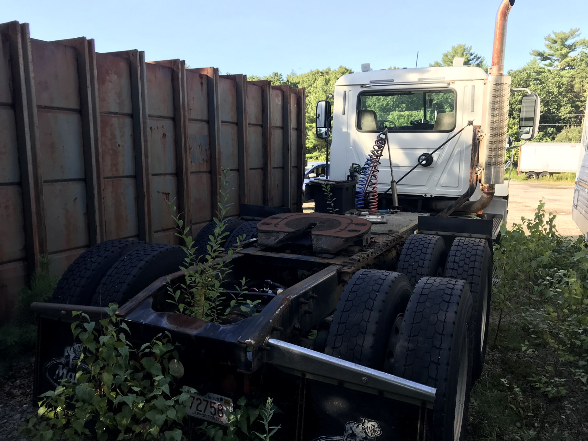 2003 Mack Dual Axle Diesel Tractor Truck, Odom: TBD, Vin#: 1M1AE07Y63N014865 (More Info to Come) ( - Bild 4 aus 9