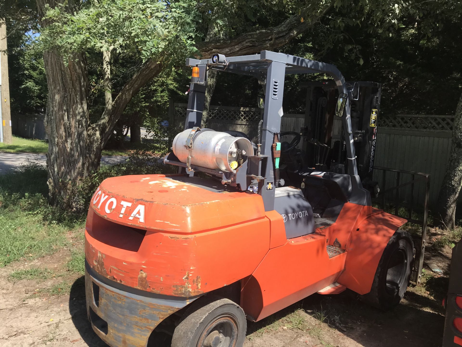 Toyota LP Forklift #7FGU45 10,000lb. Cap. w/Triple Mast, Dual Front Tires & Sideshift, Hrs: 4,172 (