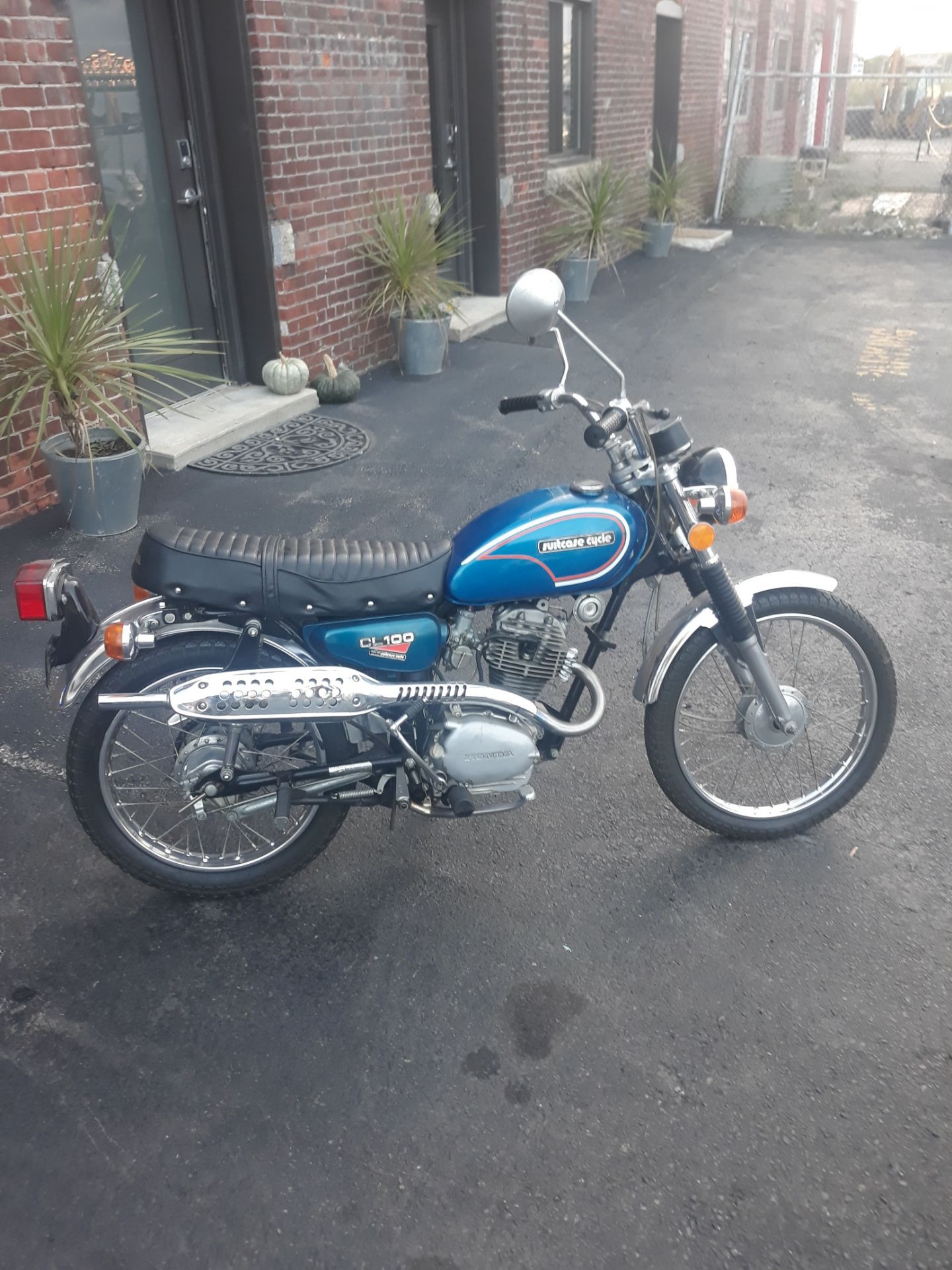 1972 Honda CL100 Suitcase Cycle w/Chrome Fenders, Blue Tank, Vin#: CL100-1220230, Odom: 5,942 - Image 2 of 4