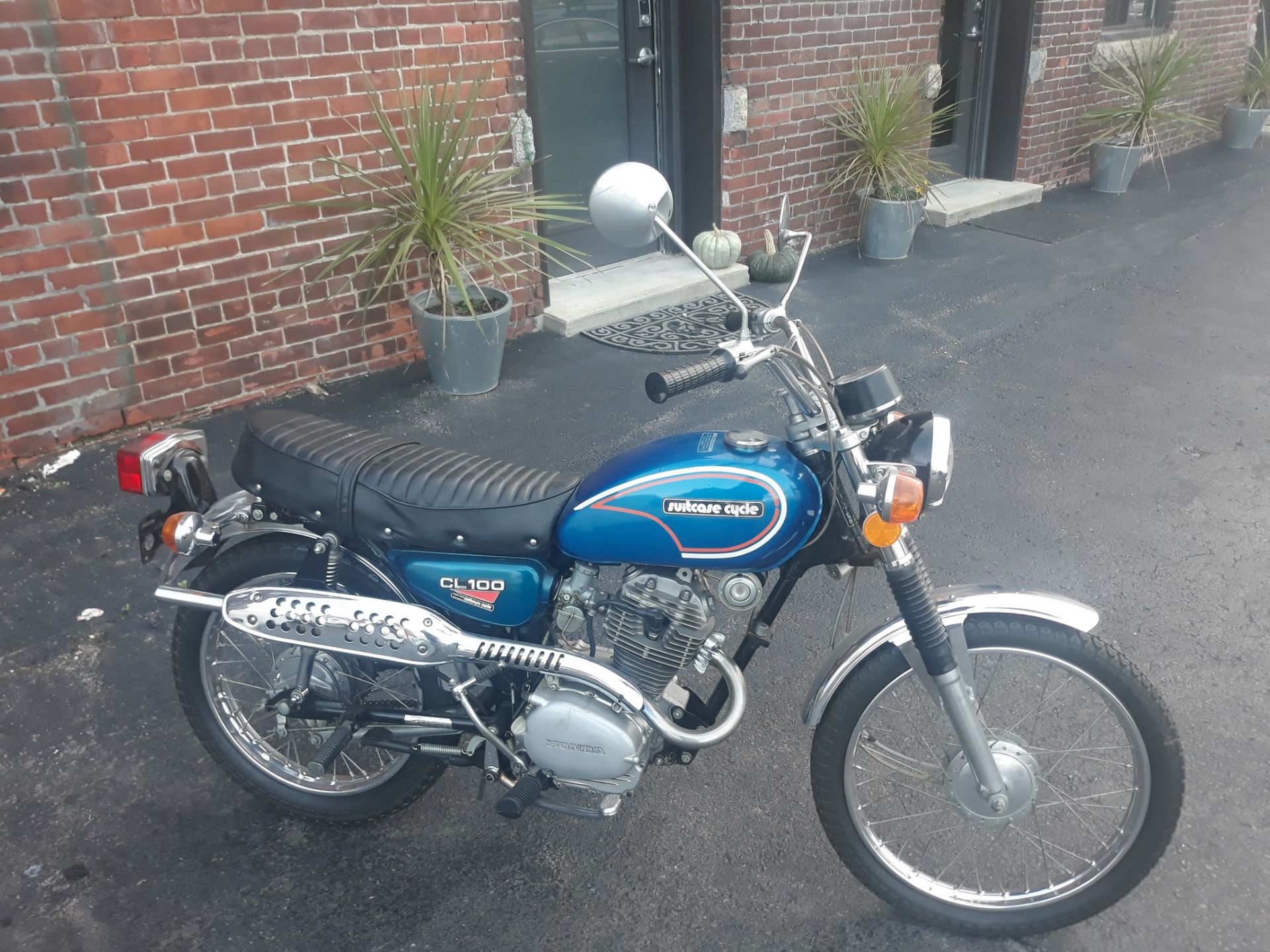 1972 Honda CL100 Suitcase Cycle w/Chrome Fenders, Blue Tank, Vin#: CL100-1220230, Odom: 5,942