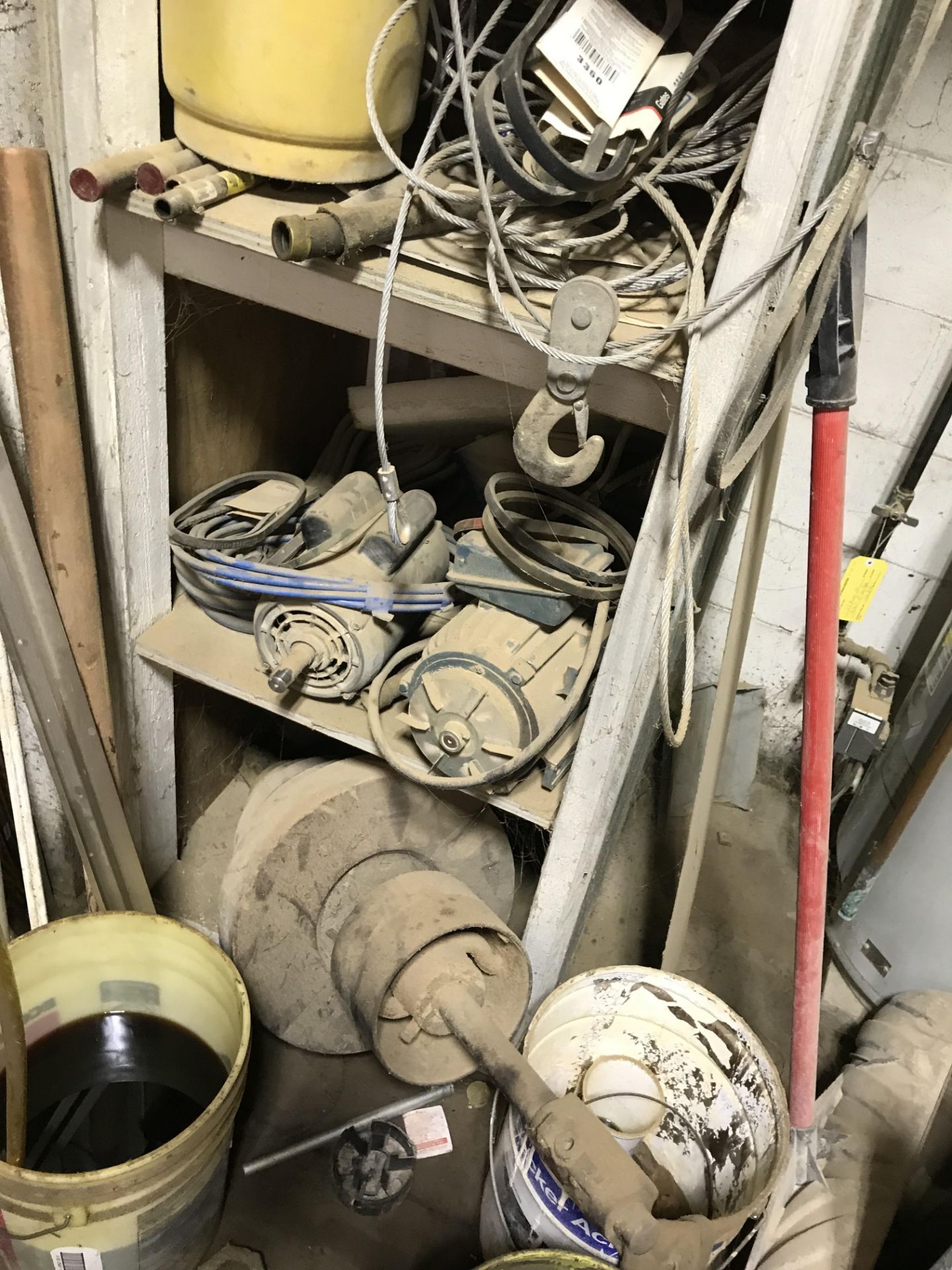 {LOT} Balance of Compressor Room C/O: Copper Fittings, AS-IS Motors, Saw Blades, Ducting, Wire, ETC. - Image 6 of 7