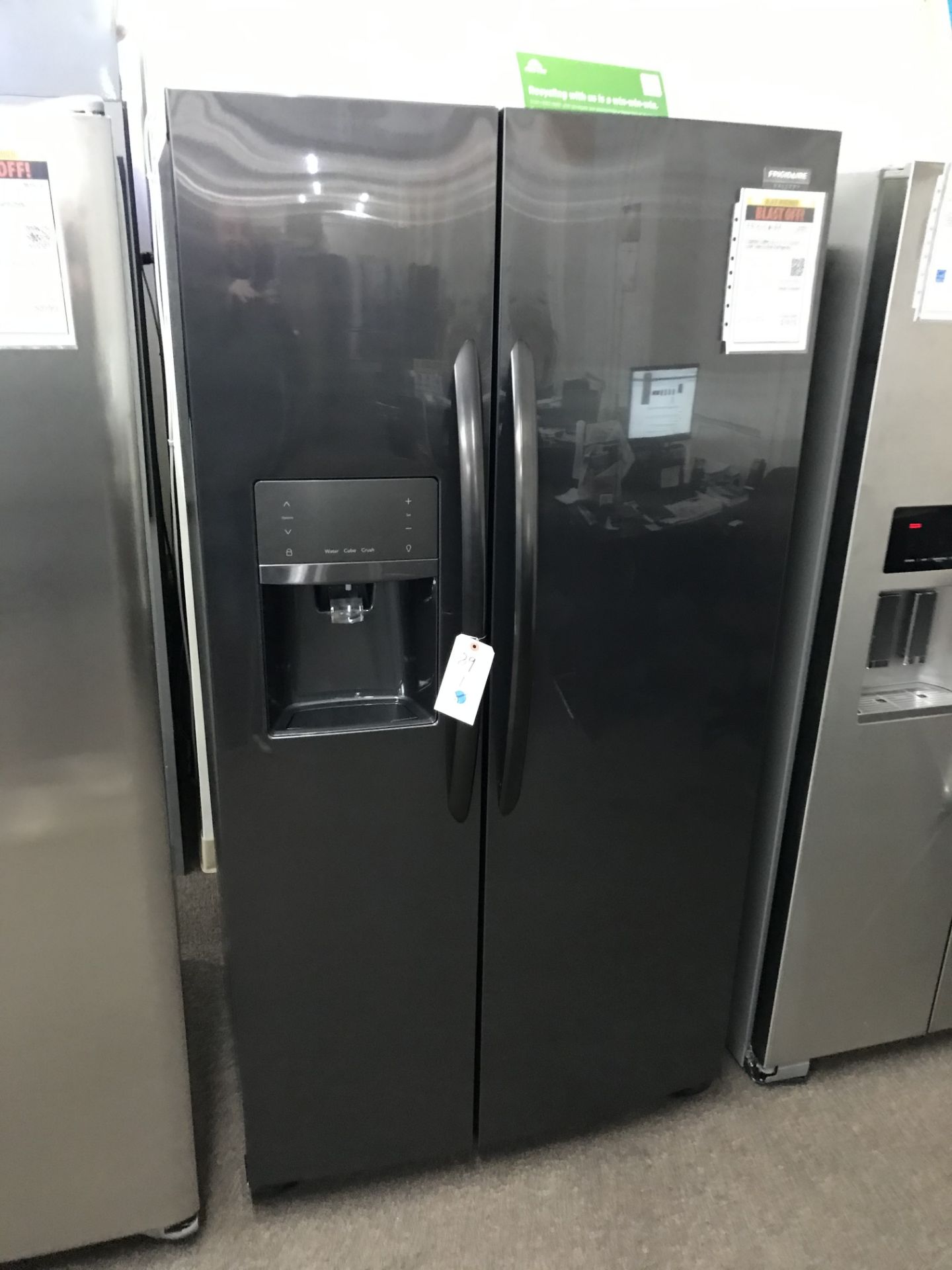 FrigidAire Gallery Side By Side 22.2 CU Foot Re/Frzr #FGSC2335TD 36"W x 28.5"D x 69.88"H (Retal $