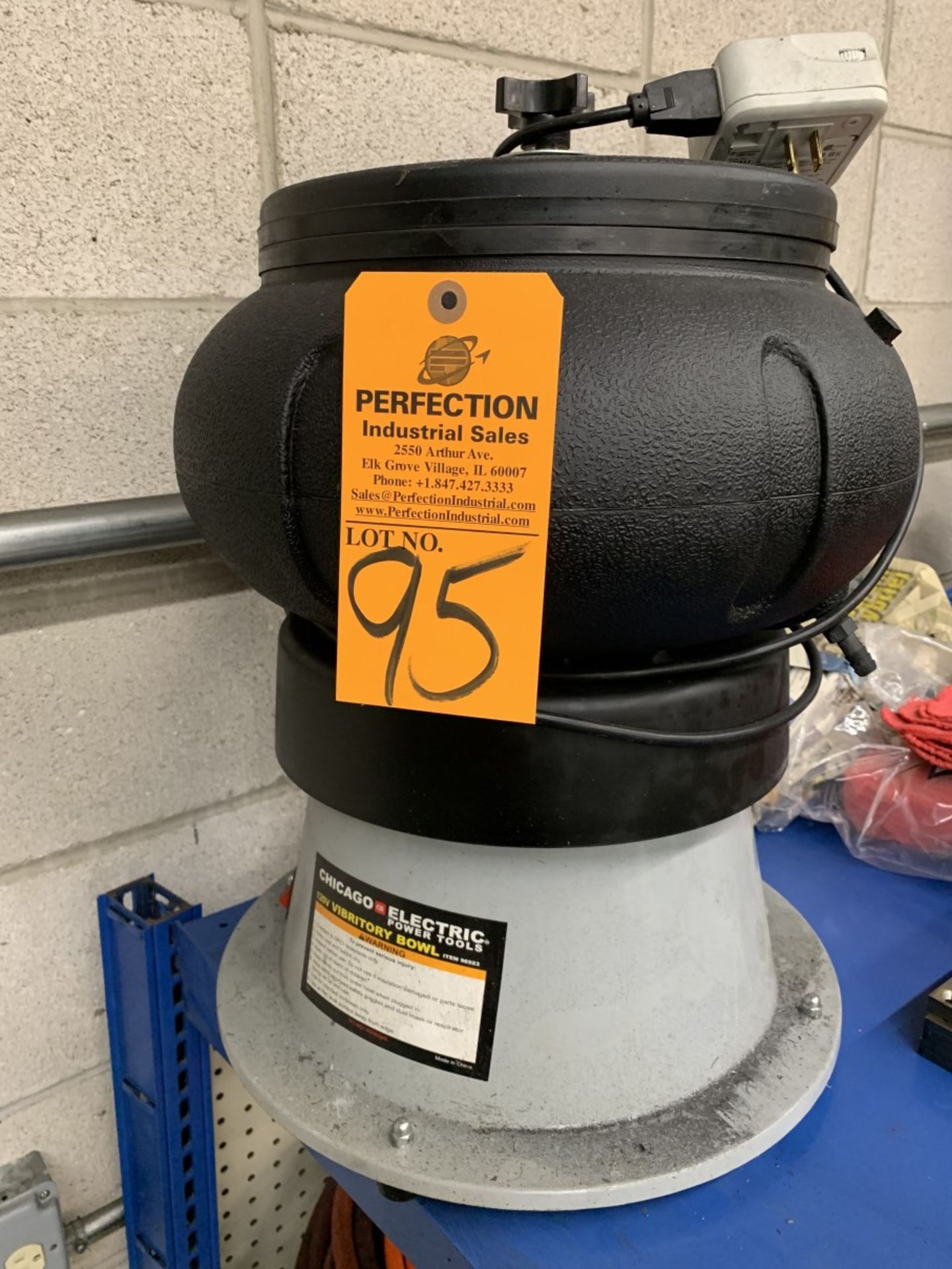 CHICAGO ELECTRIC 120V Vibratory Bowl (Located at: R & D Components)