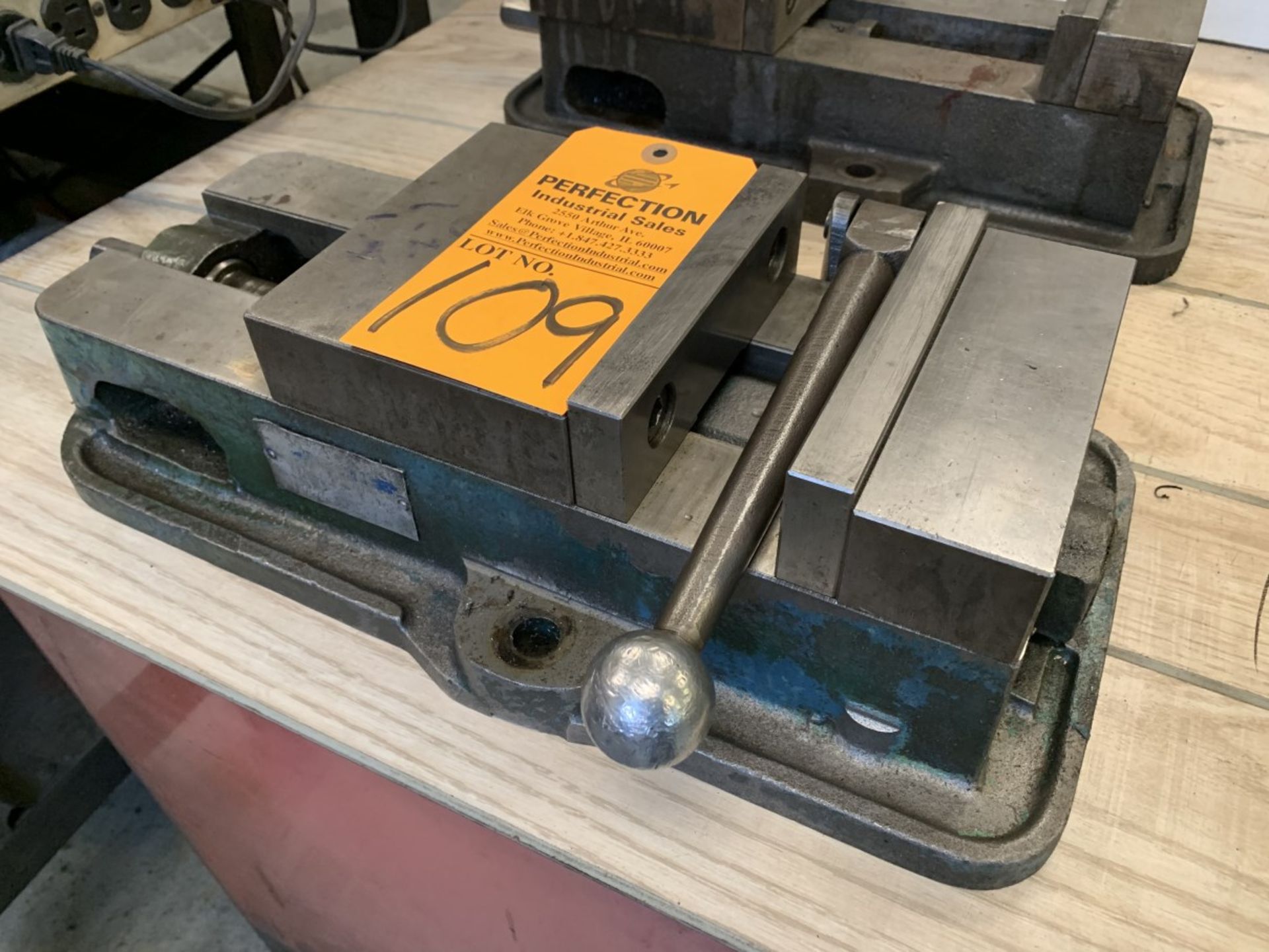 Kurt 6" Machine Vise (Located at: Goudie Tool & Engineering )