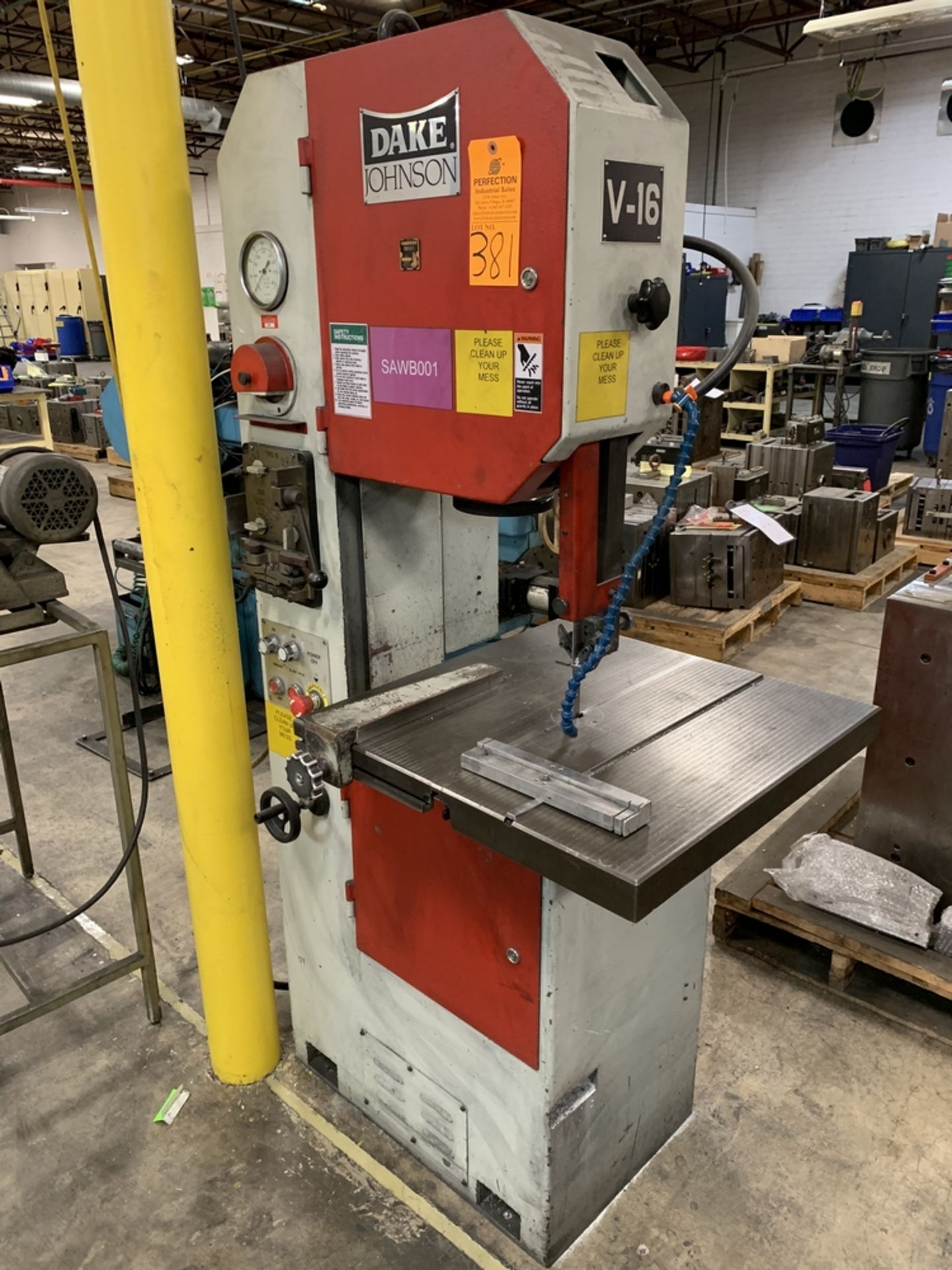 DAKE JOHNSON TPS-16 Vertical Bandsaw, s/n 195184 BLDG #18