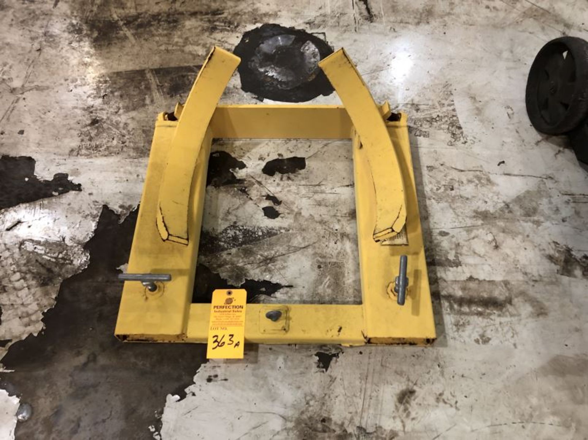 Wesco 1500 Capacity Forklift Drum Holder