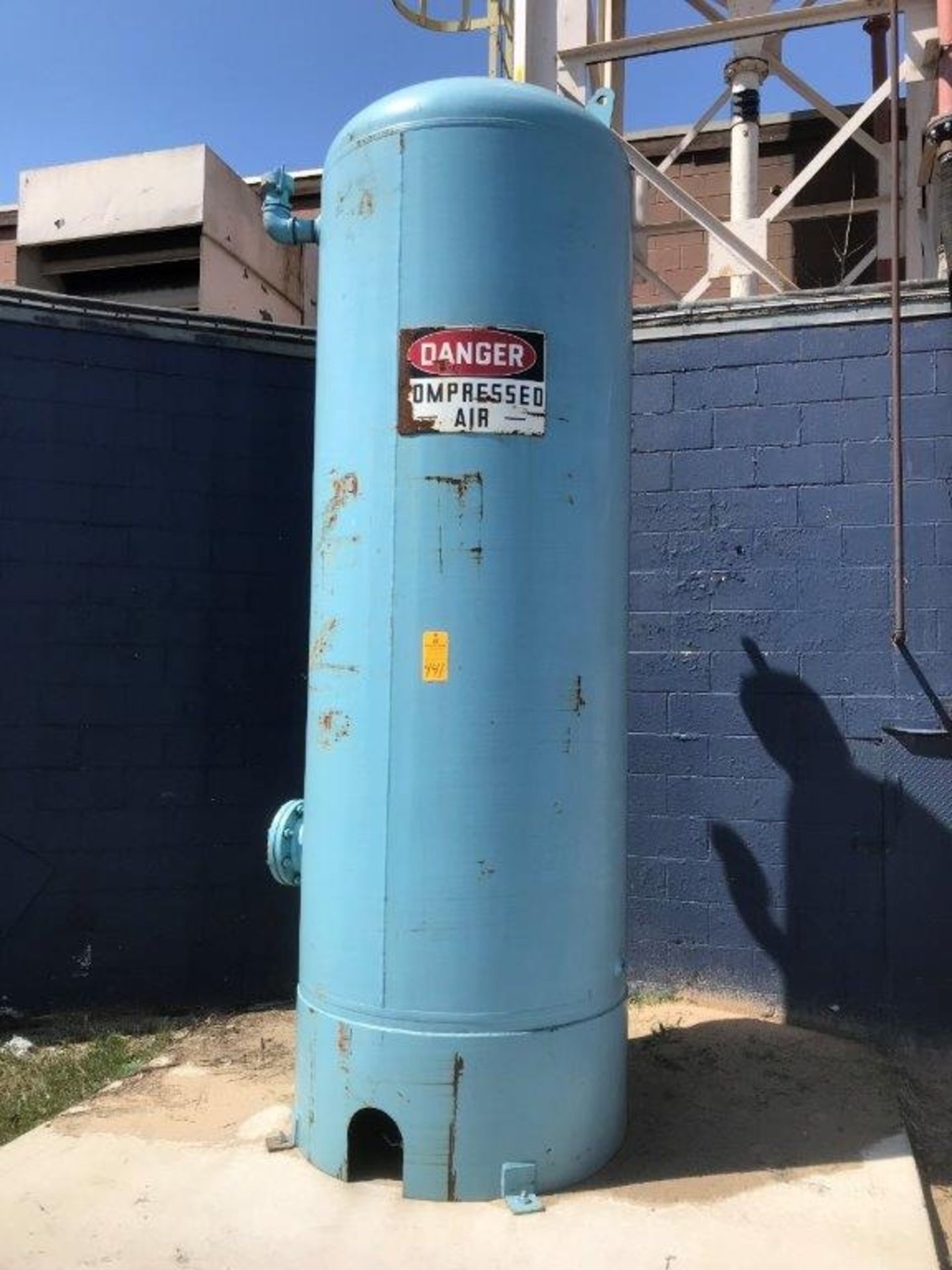 RICHMOND AIR TANK, 125 PSI, ( OUTSIDE NORTH EAST)