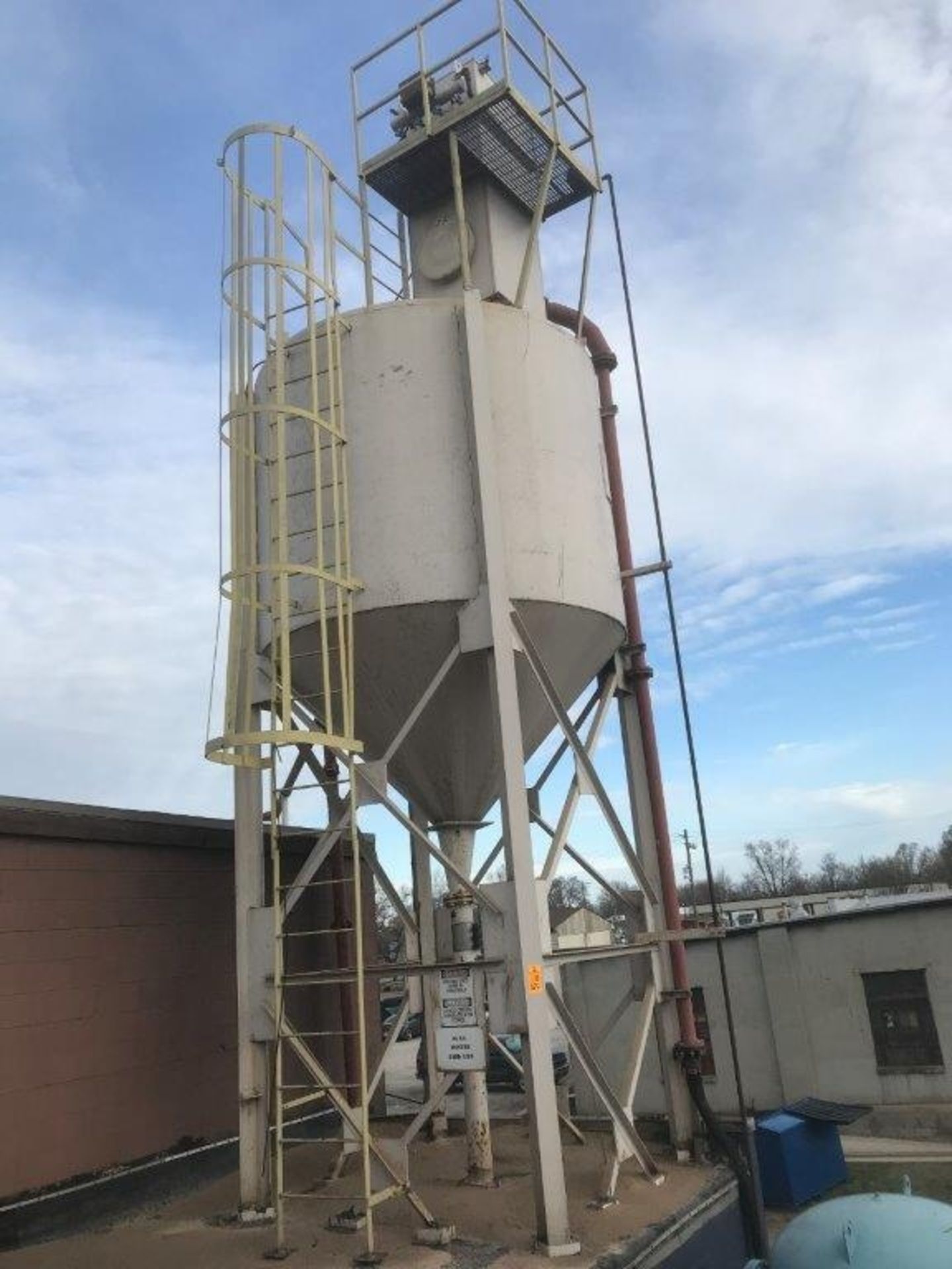 SAND SILO, WITH FLEX-KLEEN MODEL 58BVTS16 TTG DUST COLLECTOR, S/N 200231