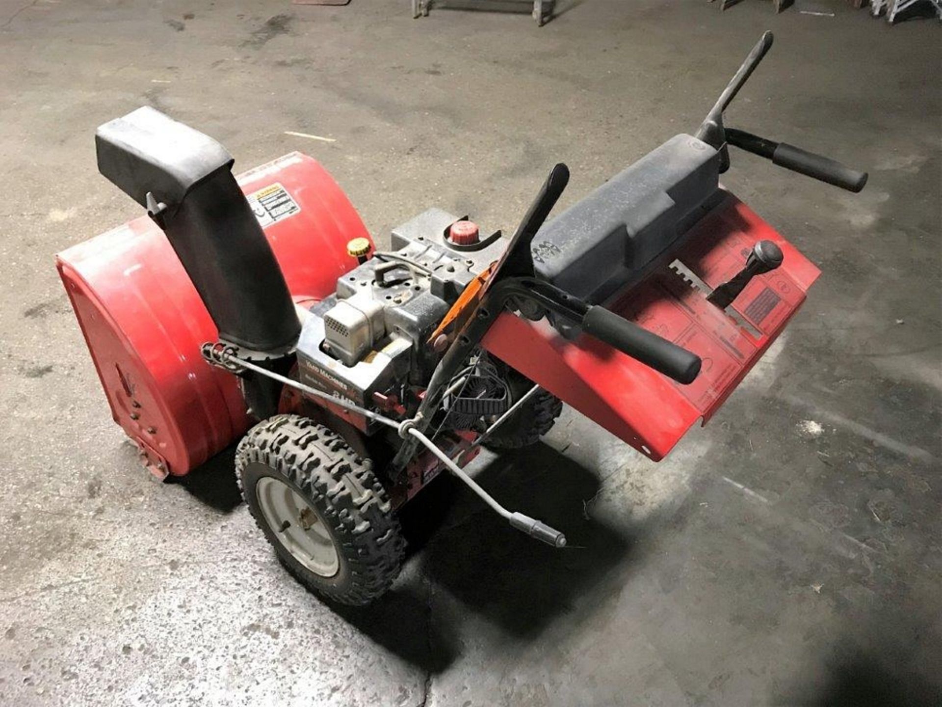 Yard Machin 26" Snow Blower, Tecumseh 8 hp. Motor, six forward speeds, two reverse, electric - Image 2 of 2