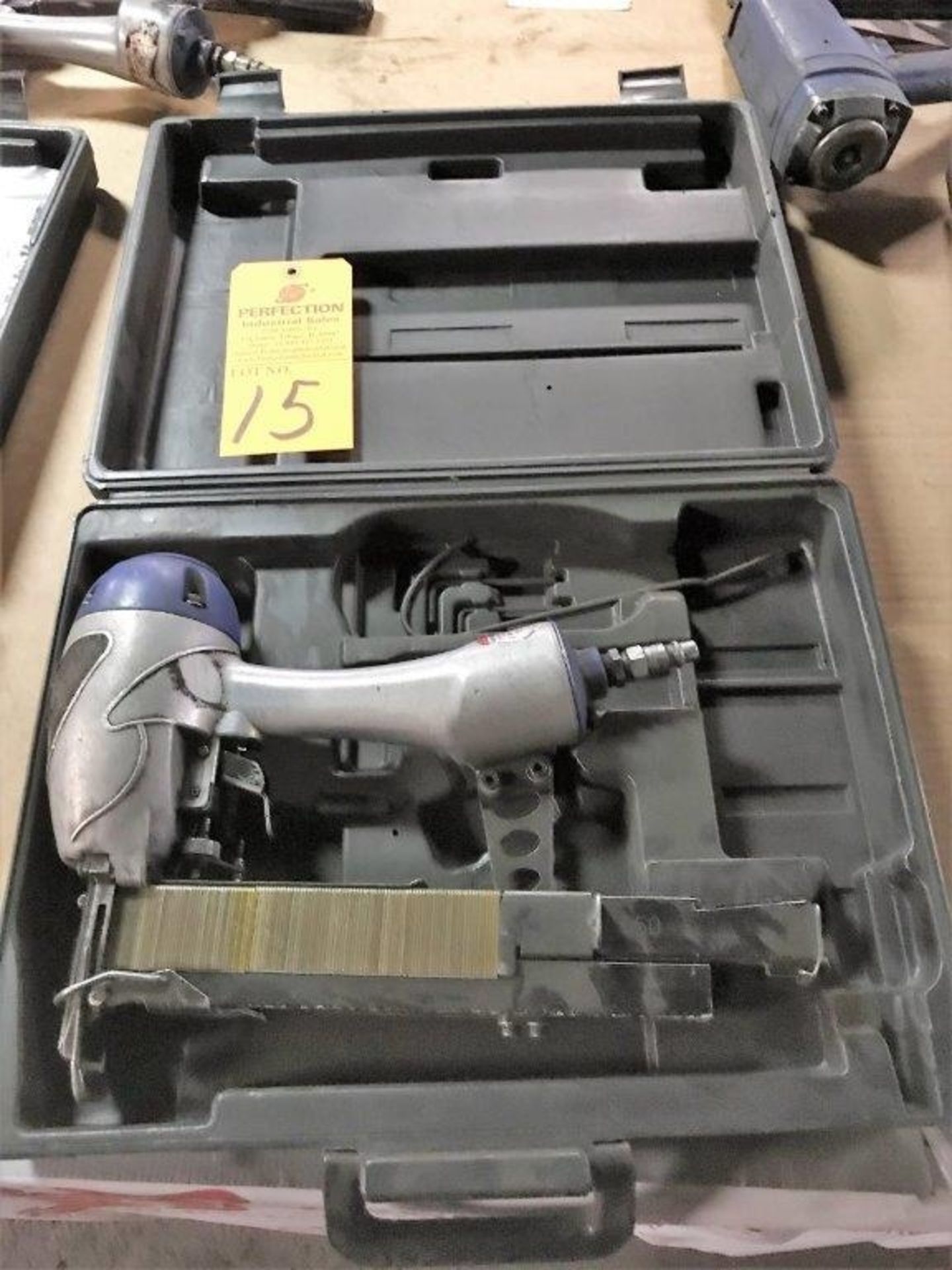 Spotnails XS3650 Pneumatic Staple Gun with Case