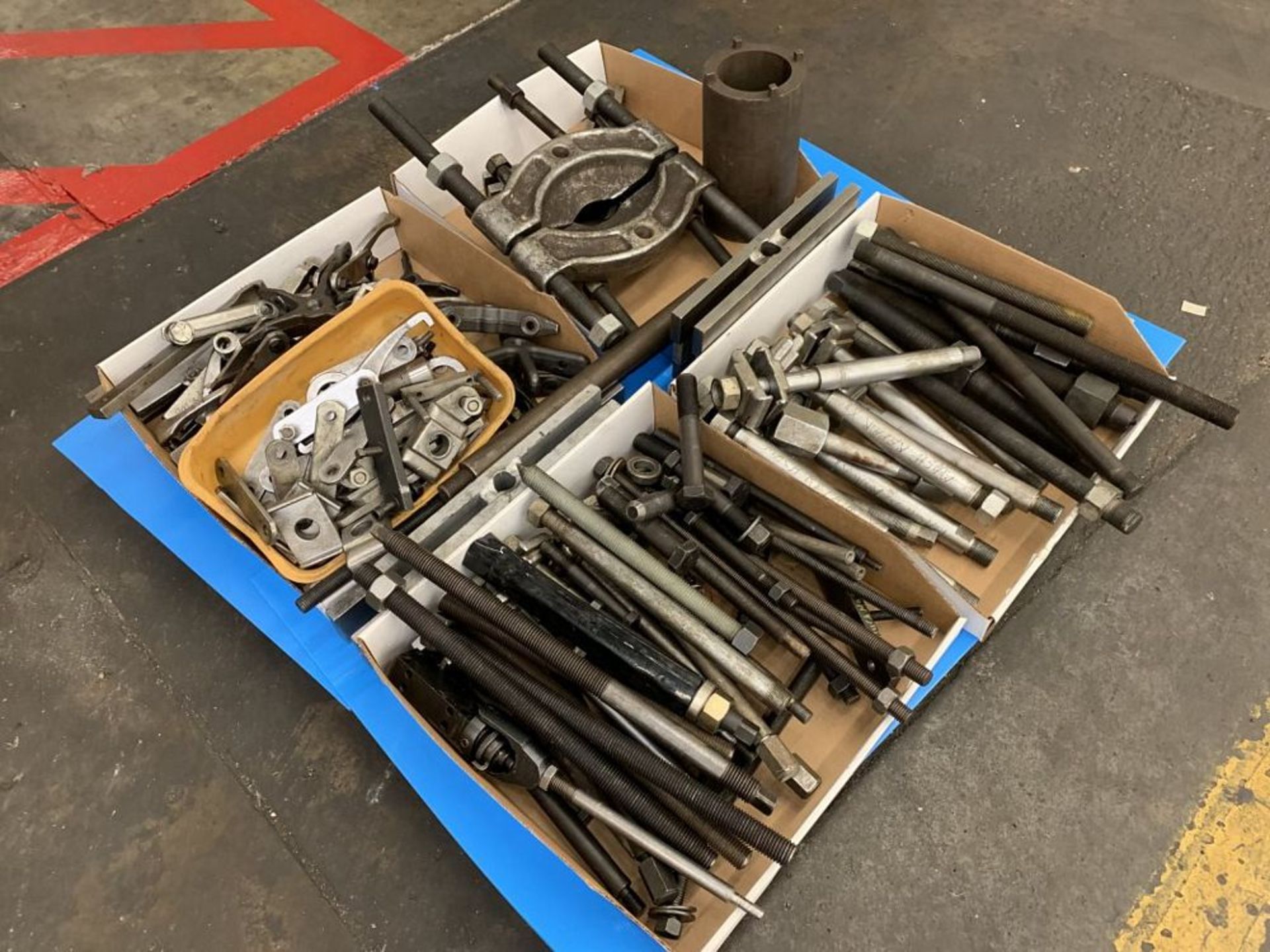 Lot of Gear Pullers | (Location G63)