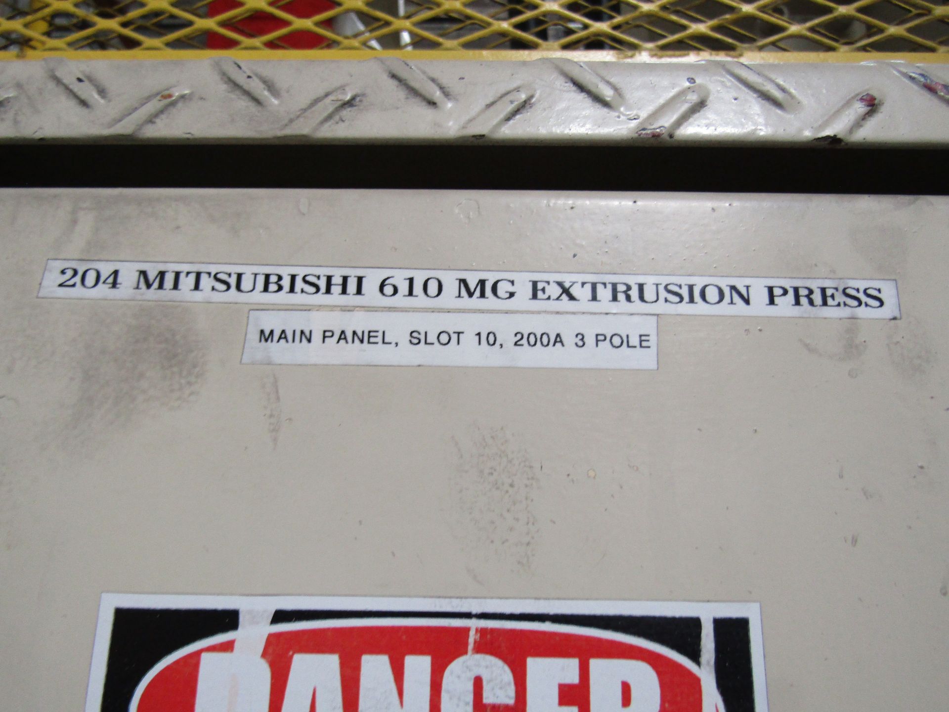 1992 MITSUBISHI 610 MG-110 4 Post Horizontal Extrusion Press With Electrical Controls, Operator - Image 6 of 11