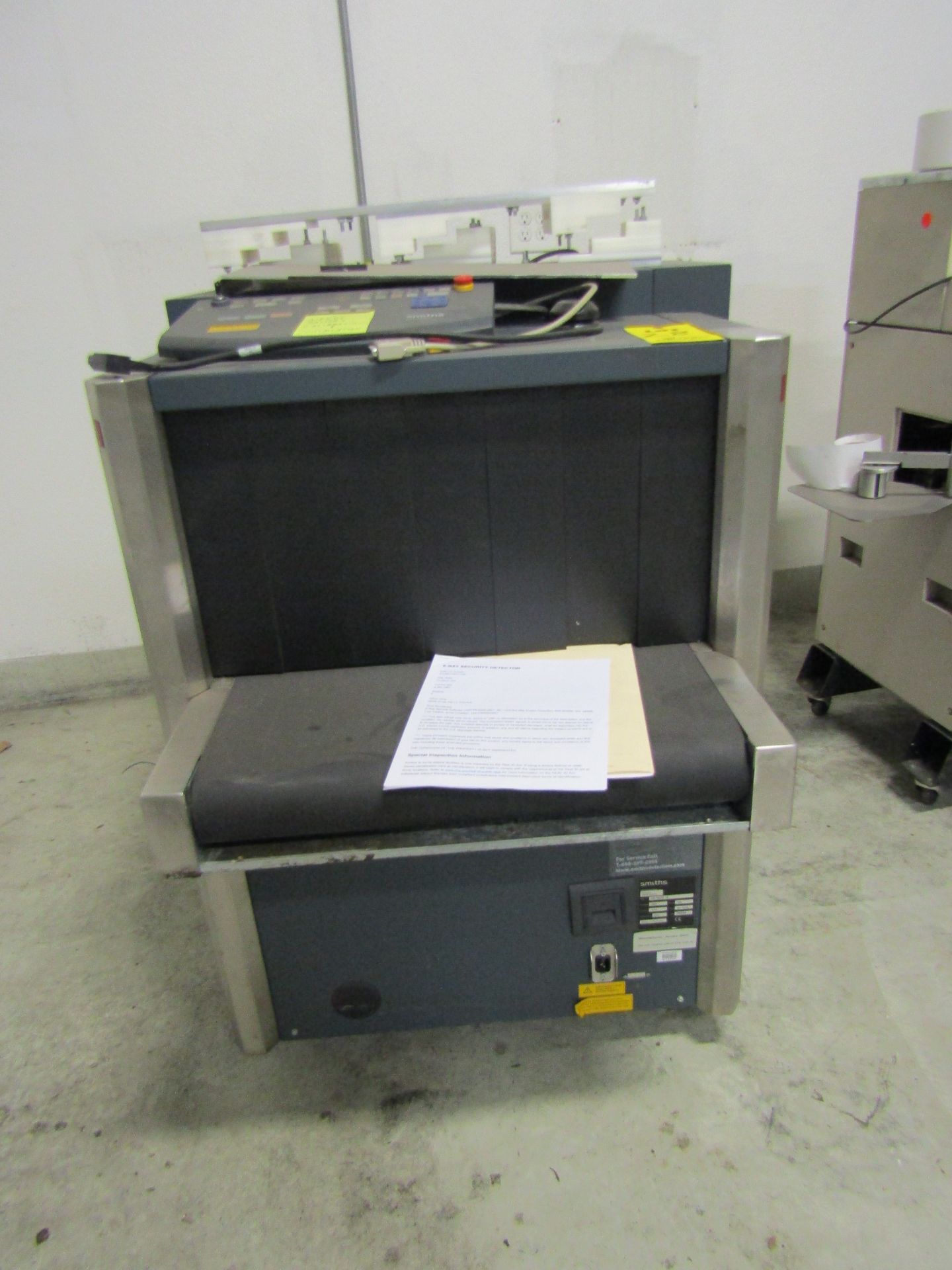 SMITHS HEIMANN Security X-Ray Unit, Model HS 6030 DI, With Conveyor and Control, S/N 26569 **Needs