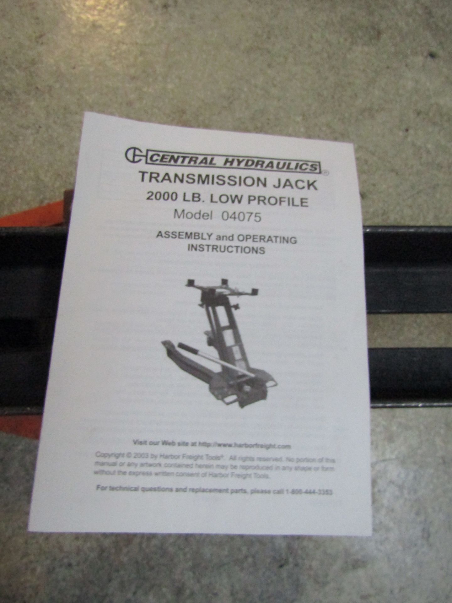 CENTRAL HYDRAULICS Model 04075 Transmission Jack, 2,000 LB Low Profile, With Manual - Image 4 of 4