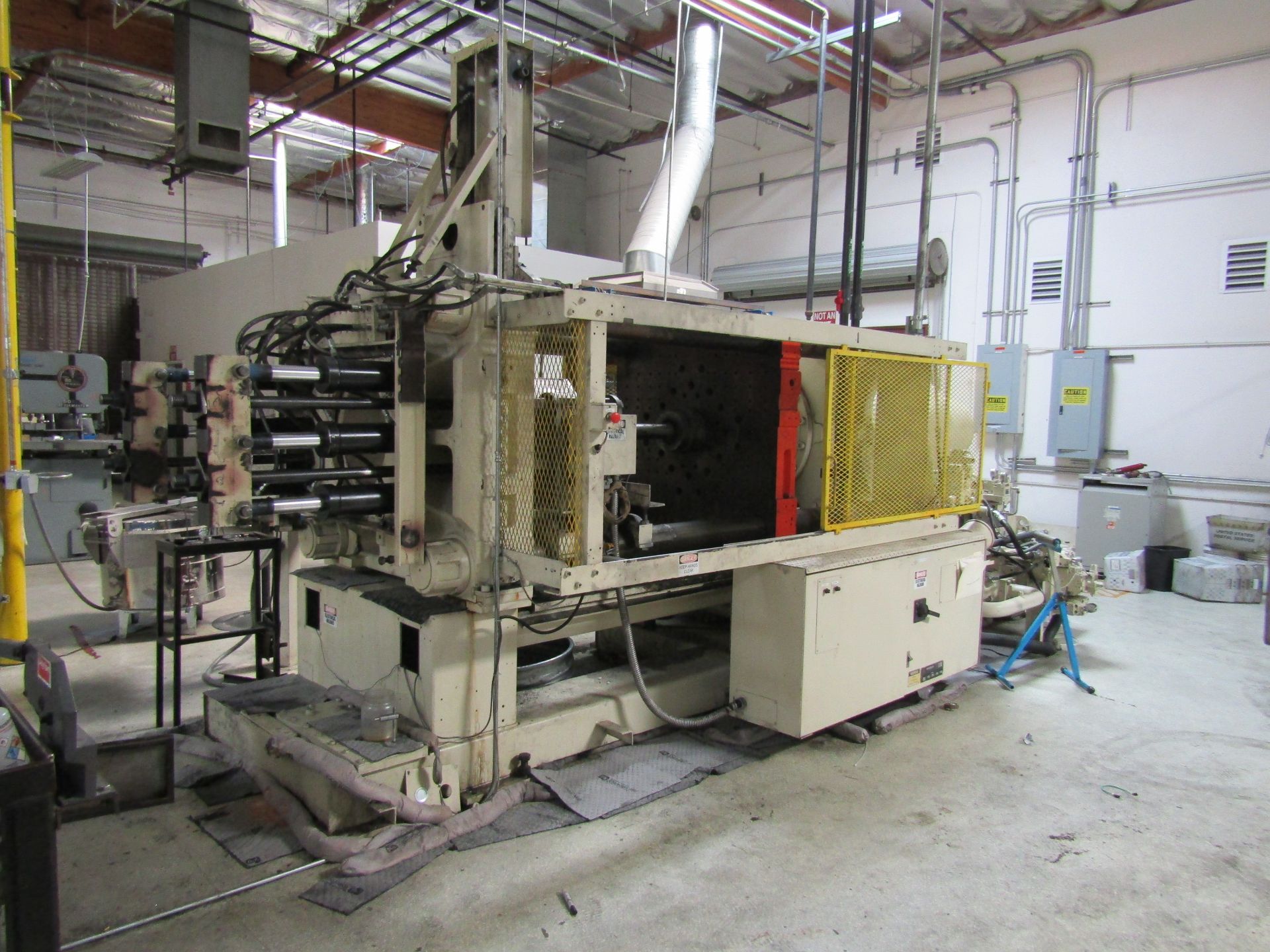 1992 MITSUBISHI 610 MG-110 4 Post Horizontal Extrusion Press With Electrical Controls, Operator