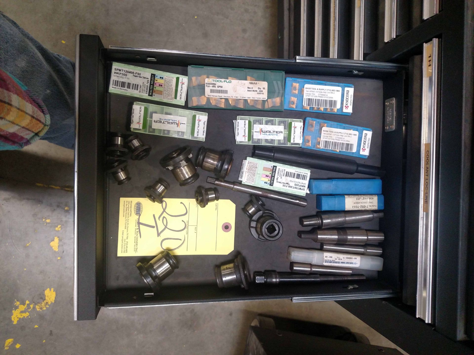 LOT CONSISTING OF: carbide inserts, tap drivers, jacob chuck arbors, misc.