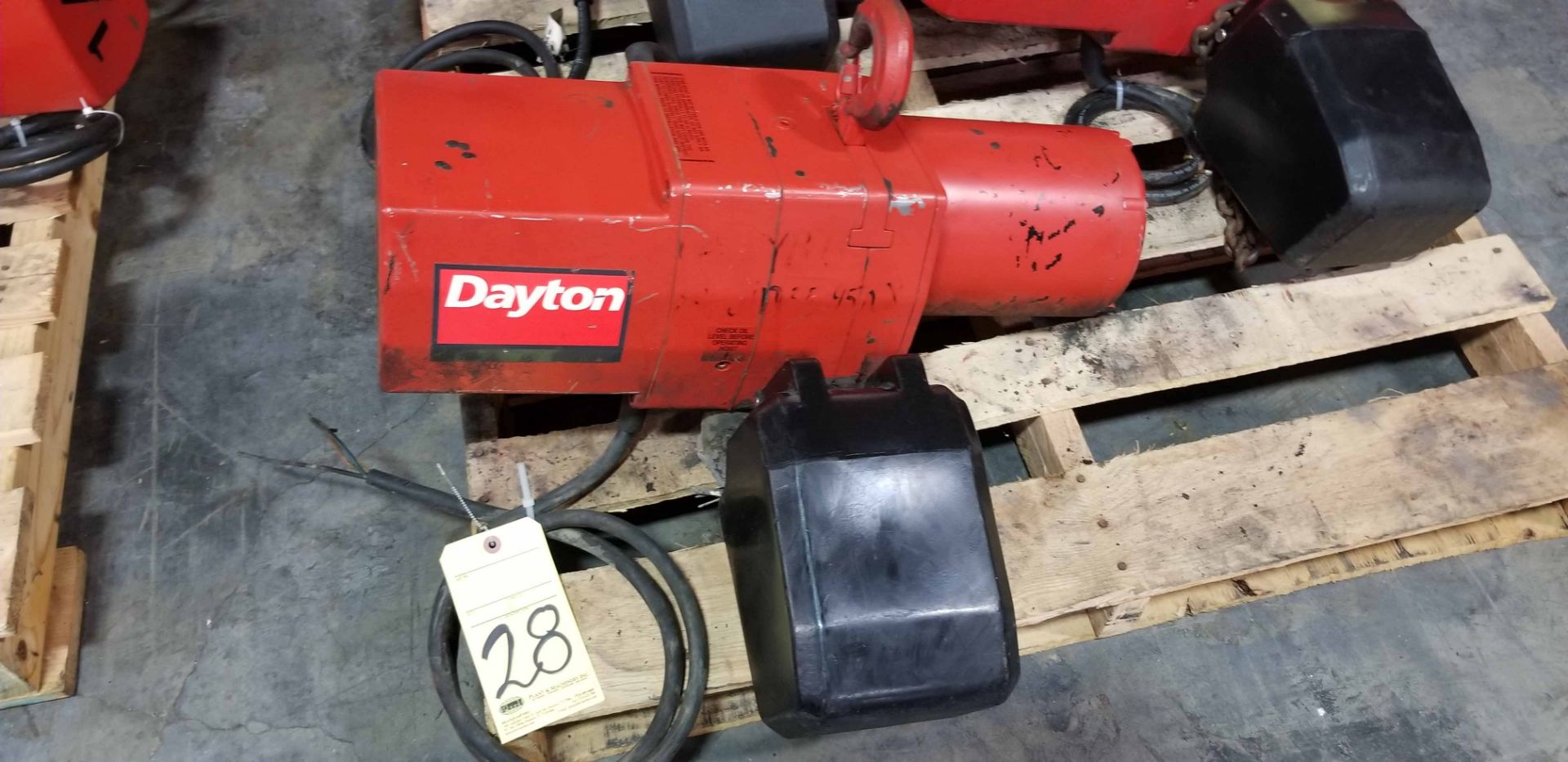 ELECTRIC HOIST, DAYTON 1/2 T. CAP.