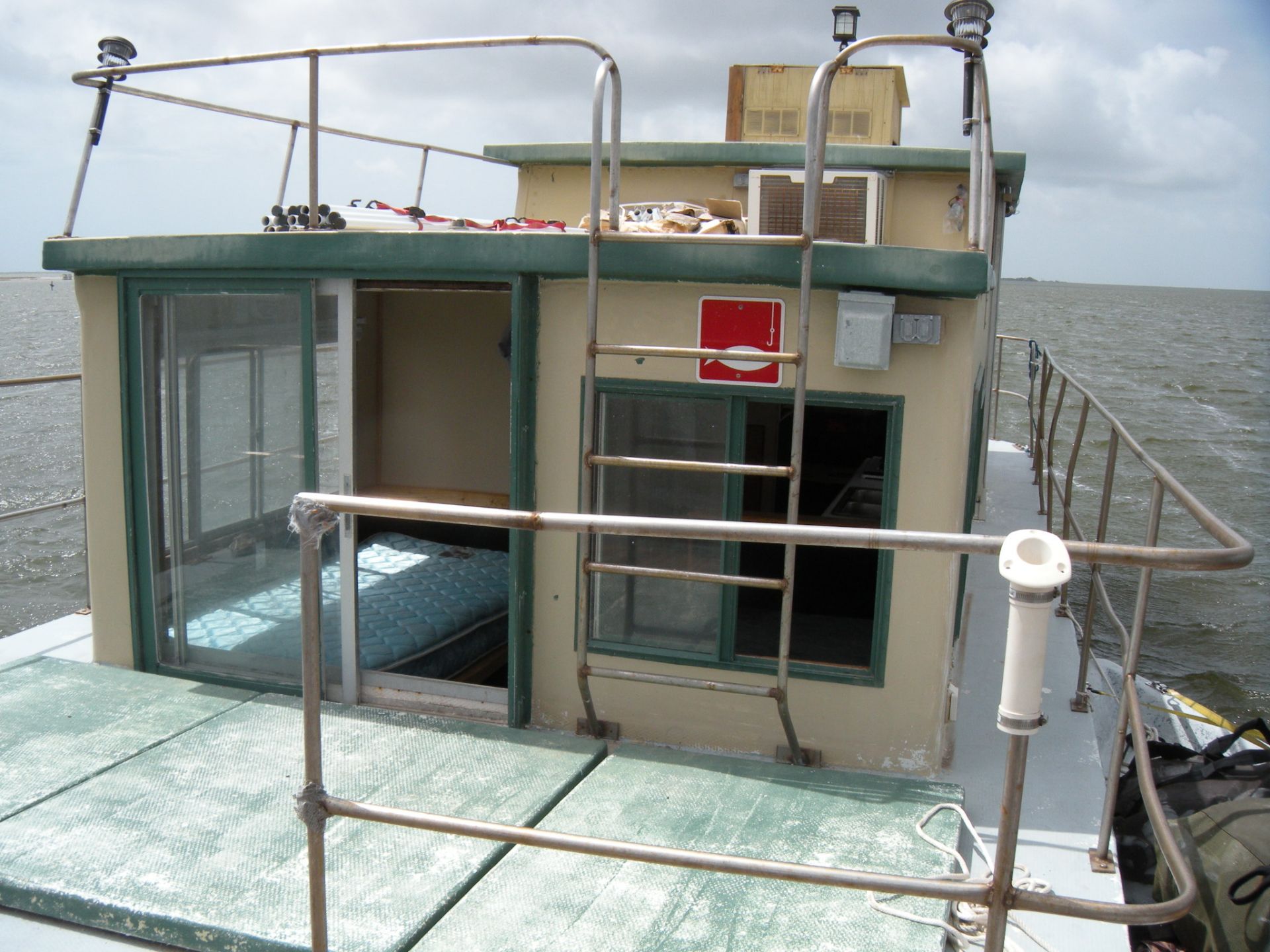 FLOATING CABIN WITH PERMIT, BAFFIN BAY, TX - Image 3 of 18