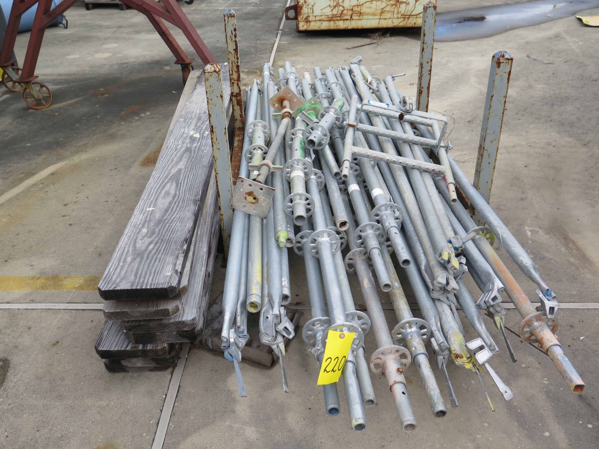 LOT OF ALUMINUM SCAFFOLDING, AT-PAC
