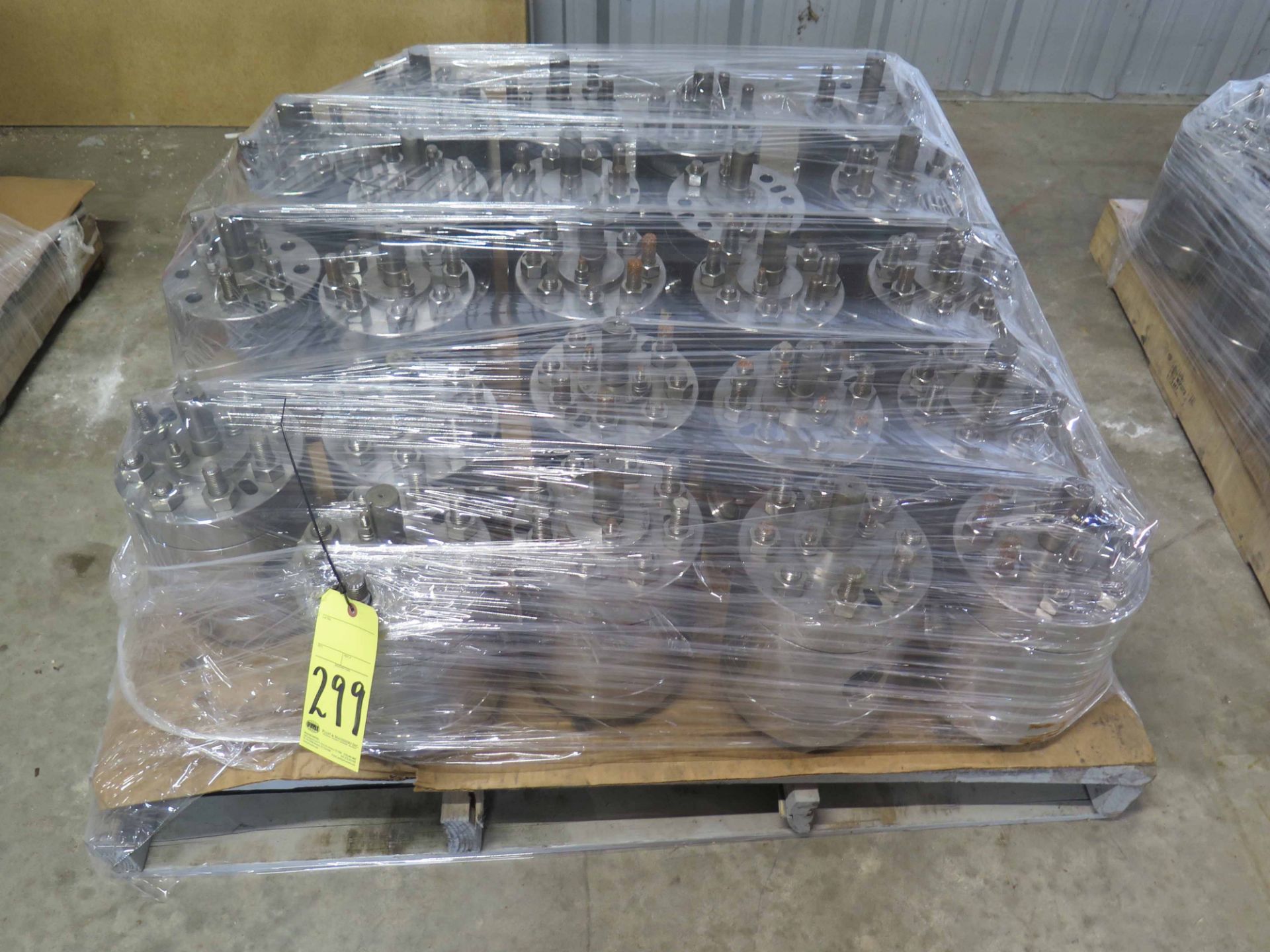 LOT OF ASSEMBLED BALL VALVES (23), 1-1/2" (on one pallet)