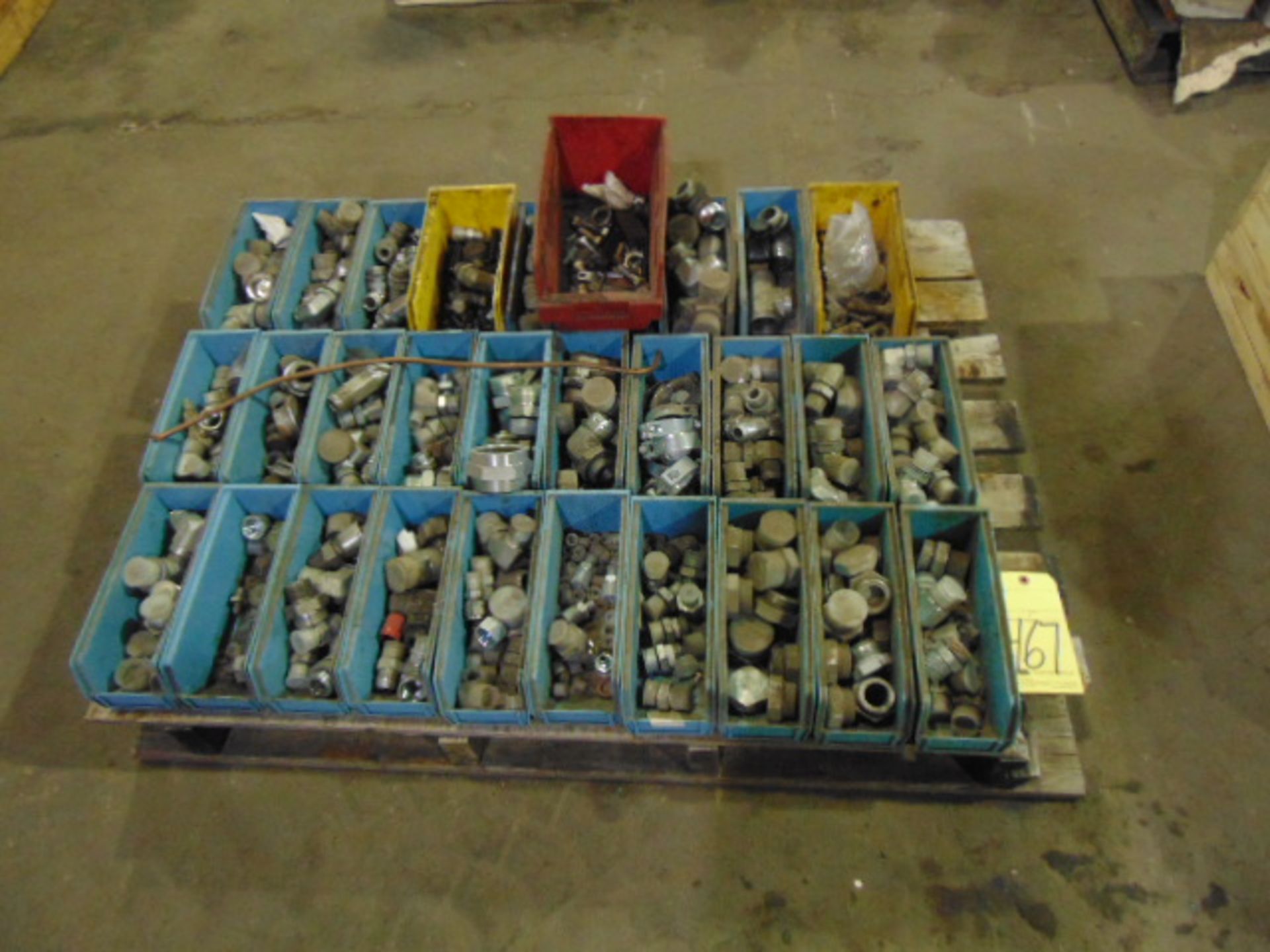 LOT OF FITTINGS, assorted (on two skids) - Image 2 of 2