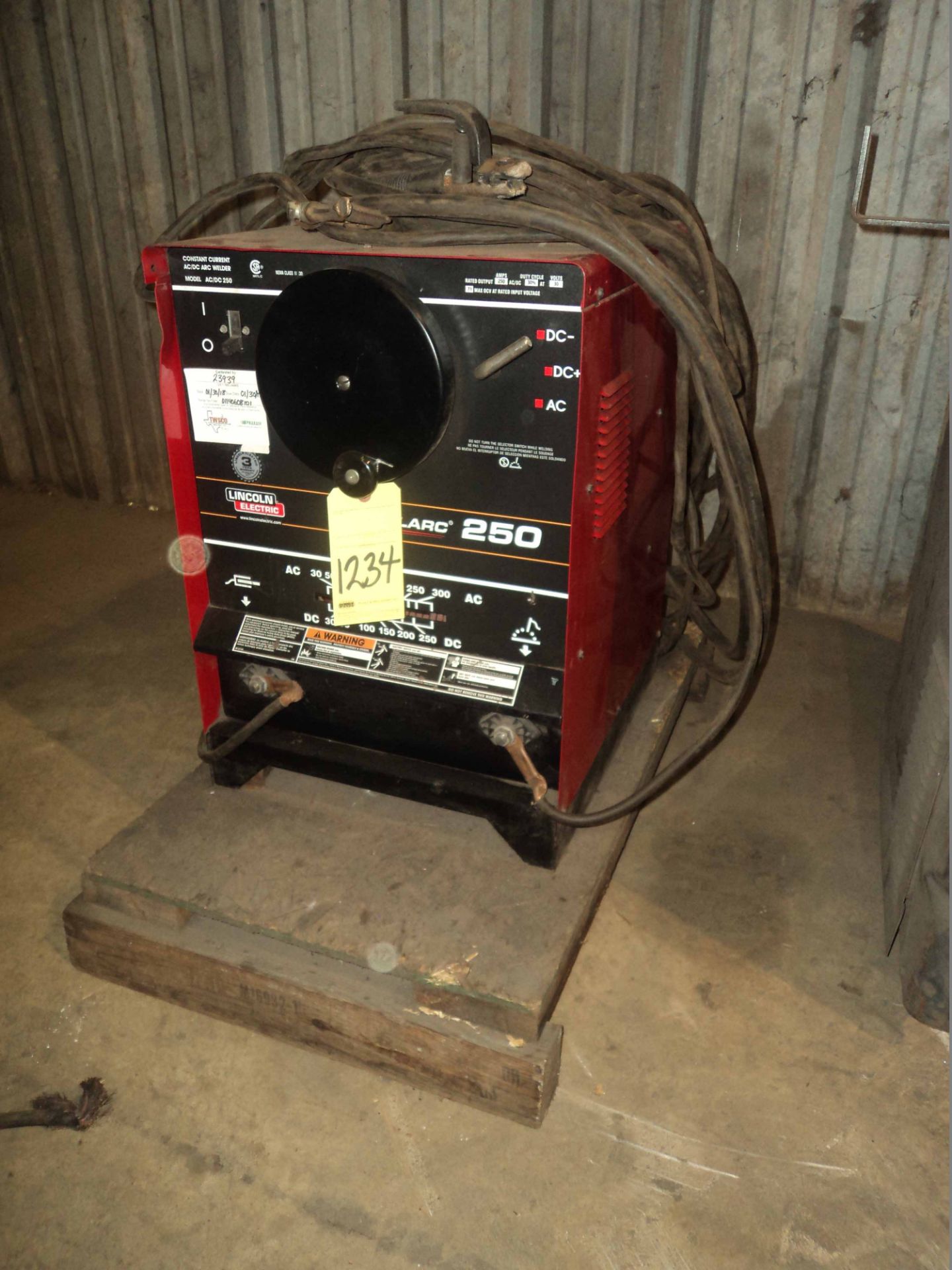 STICK WELDER, LINCOLN MDL. IDEALARC 250, new 2014, 250 amps @ 30 v., 30% duty cycle, S/N U1140608101