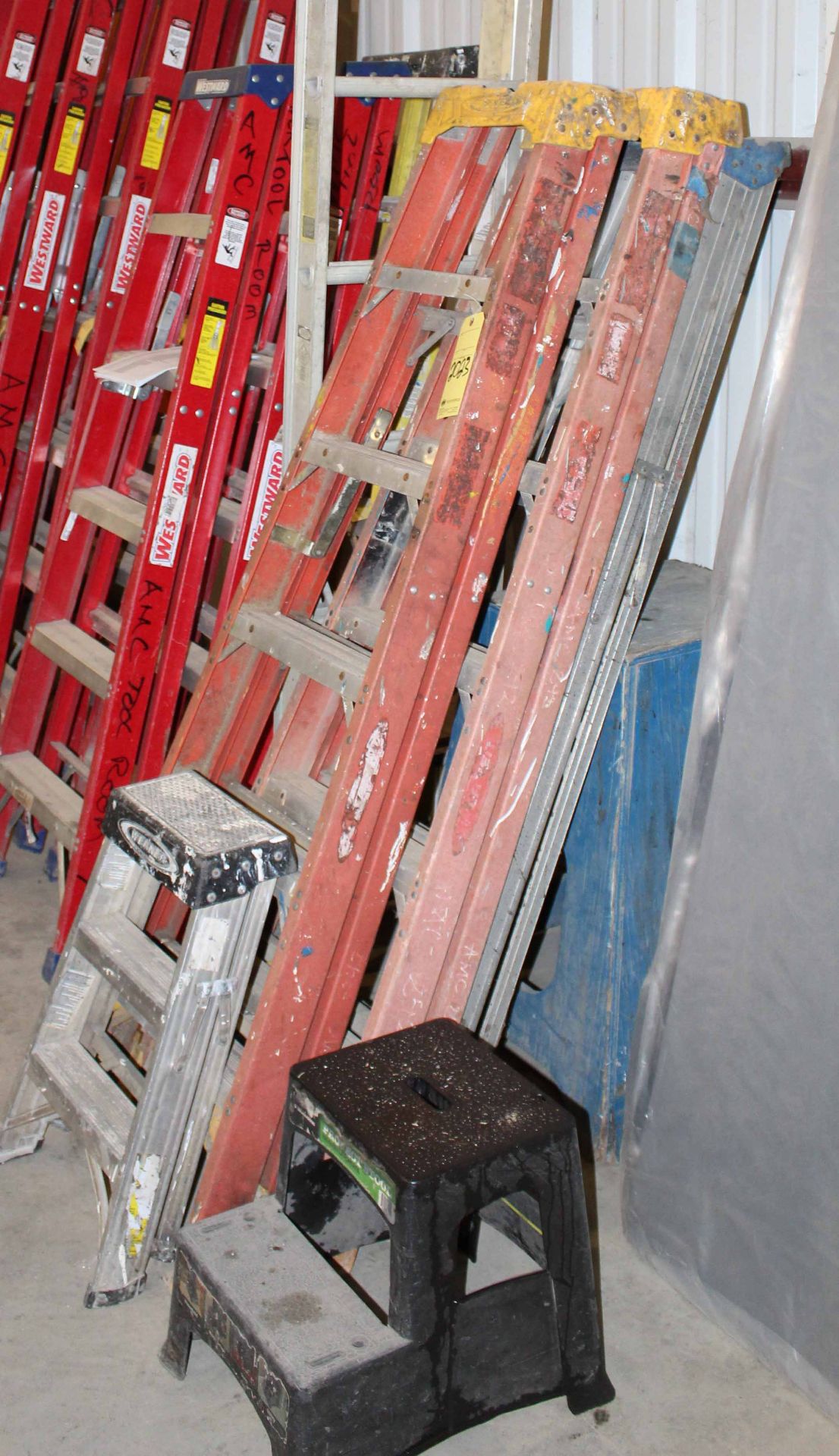 LOT OF STEPLADDERS: 3' & 6', fiberglass & aluminum