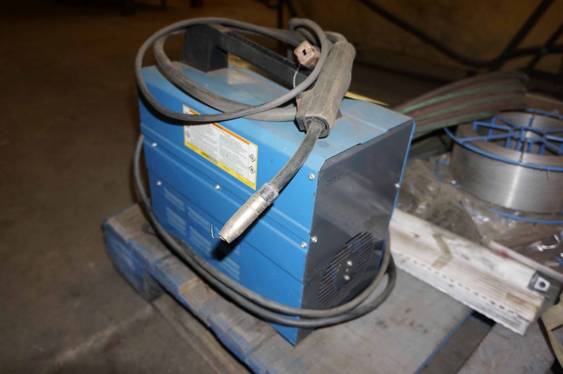 AMP FLUX WIRE WELDER, CHICAGO ELECTRIC 90 - Image 3 of 3