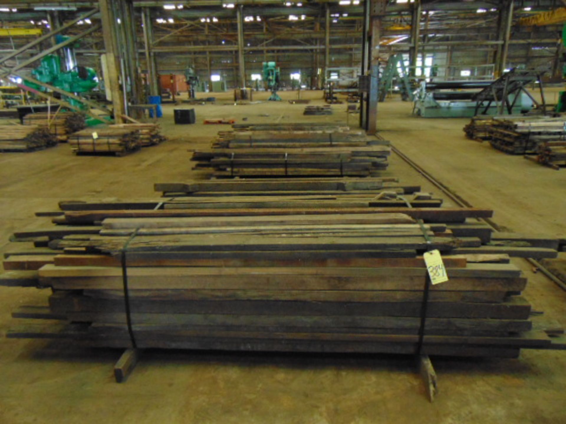 LOT OF WOOD, assorted (in one row)