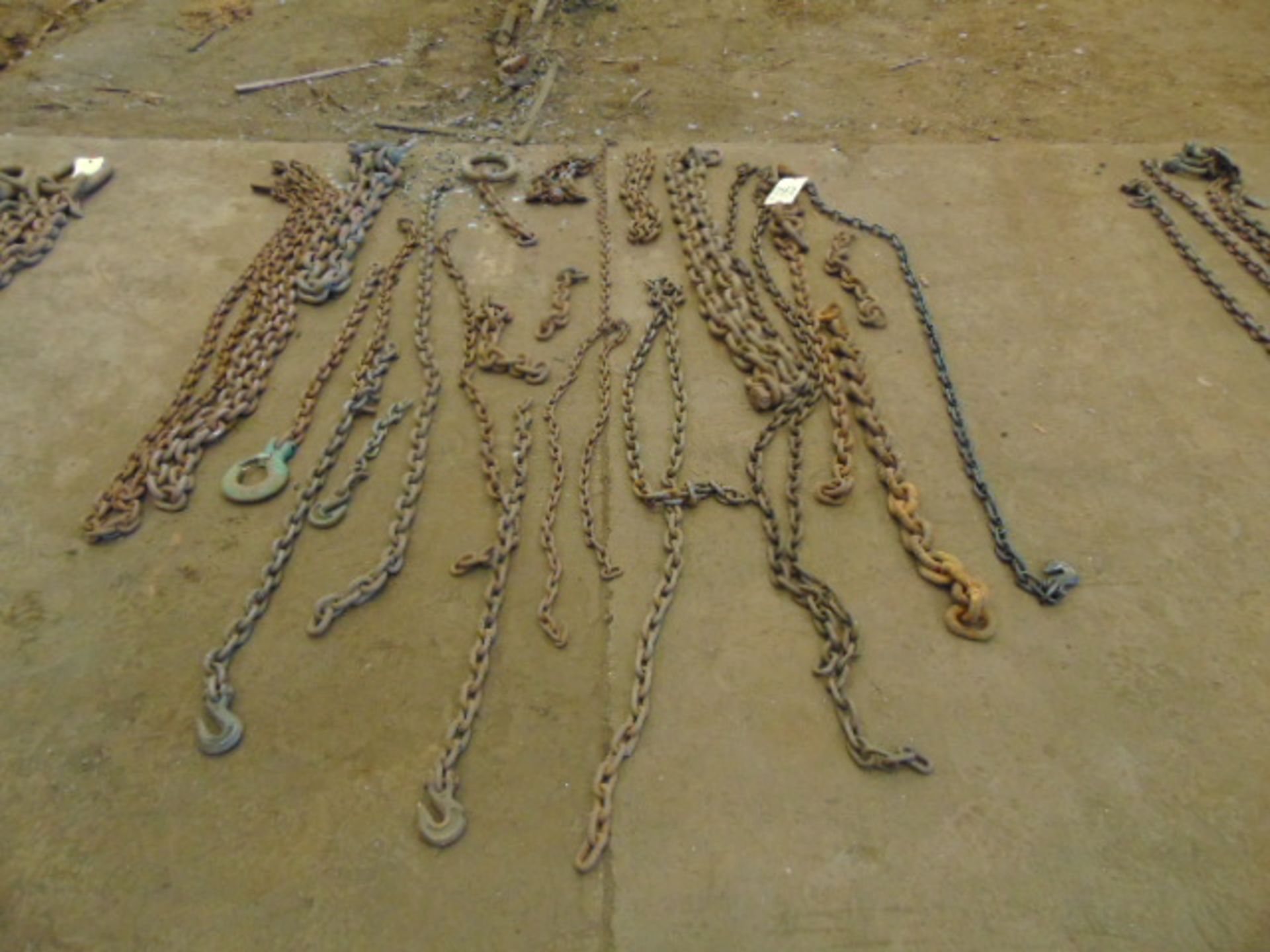 LOT OF CHAINS, assorted