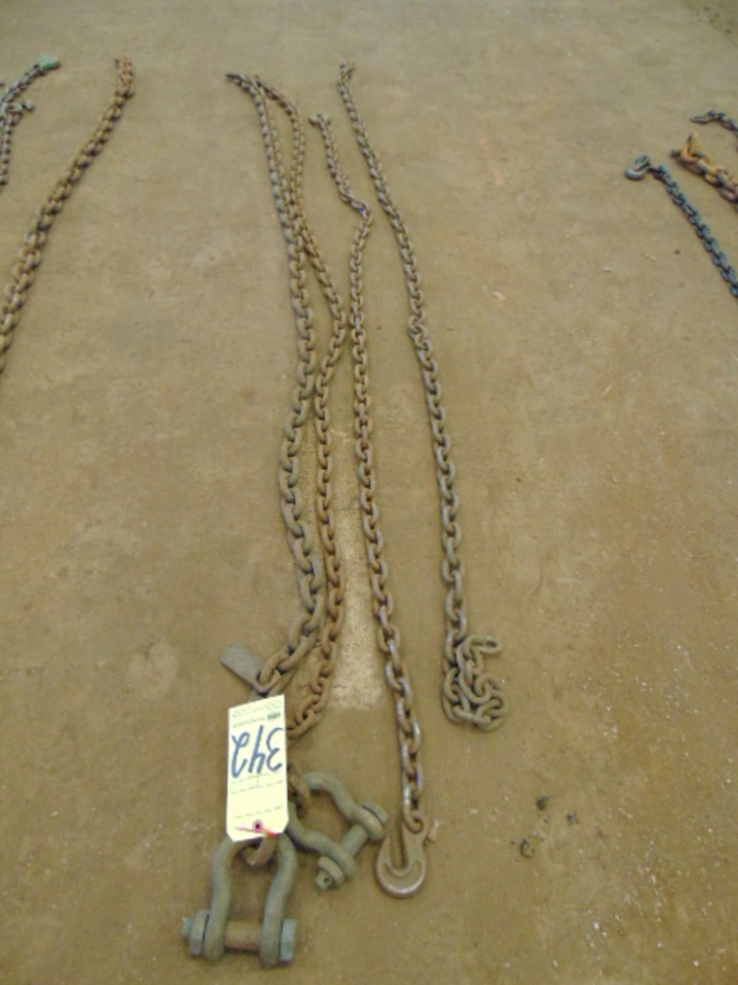 LOT OF CHAINS (4), assorted