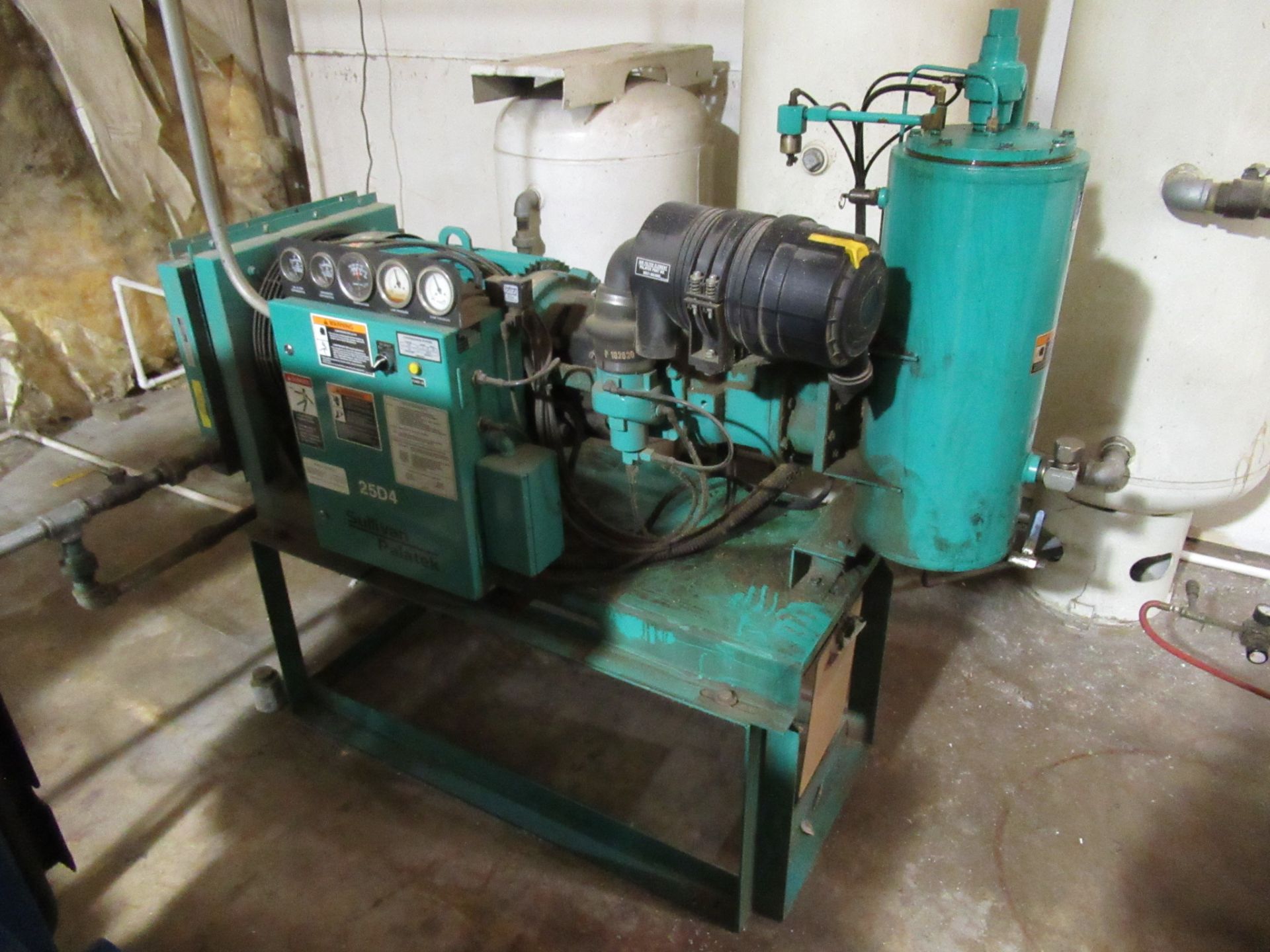 SULLIVAN PALATEK MDL. 25D4 ROTARY SCREW TYPE AIR COMPRESSOR, 25 HP motor (Location C: Moore